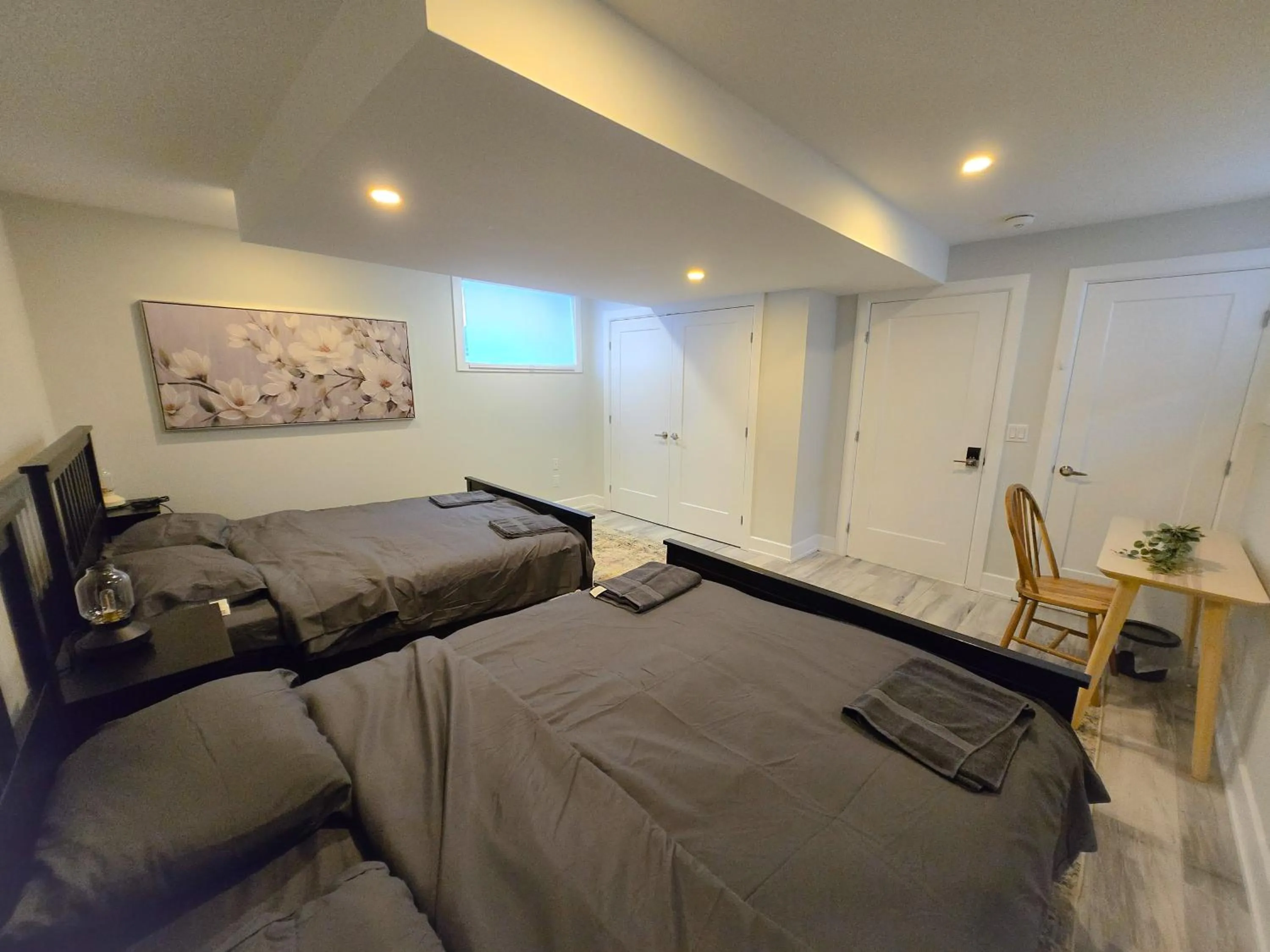 Bed in Byward-Market Luxury GuestHouse