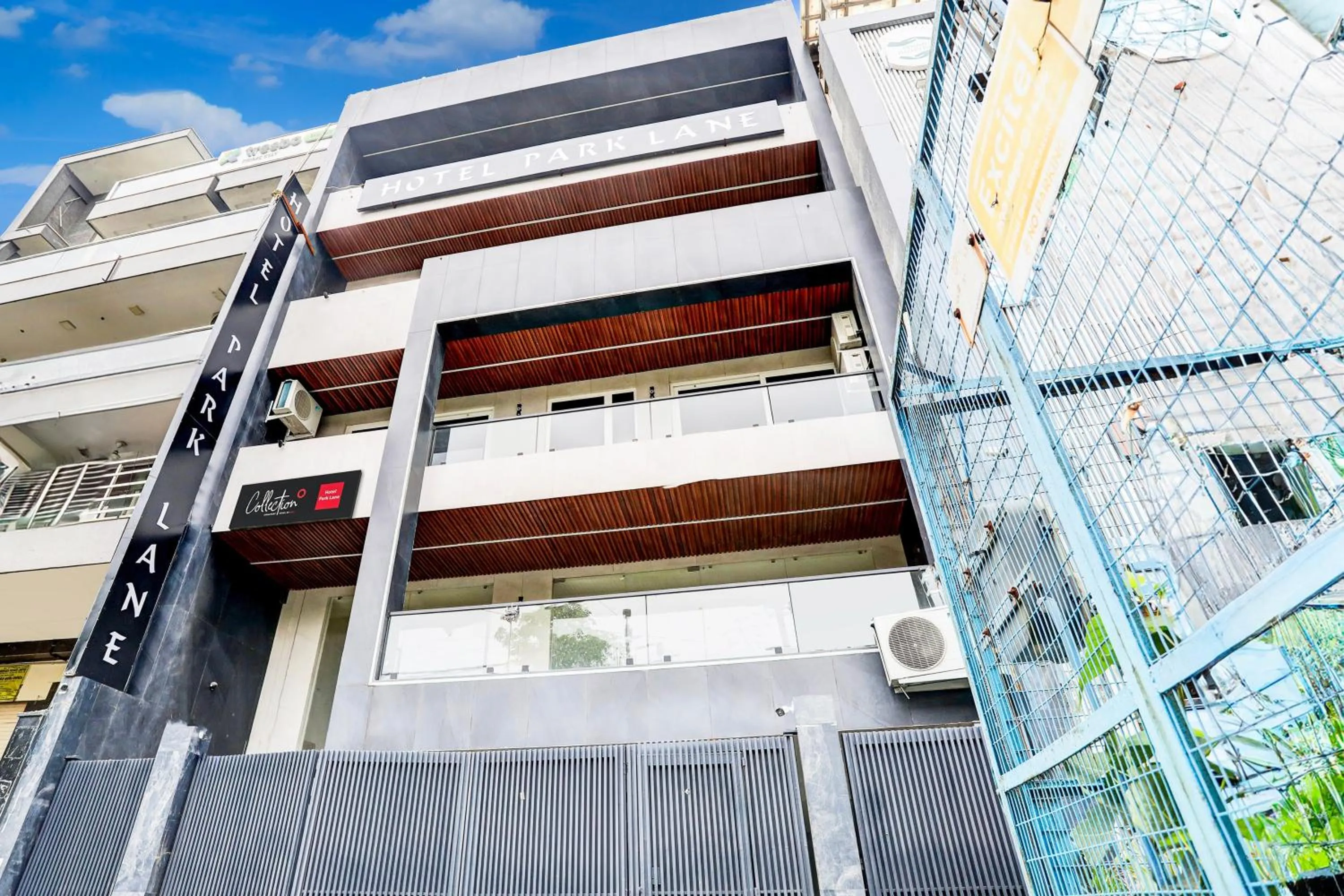 Facade/entrance in Collection O THE PARK LANE