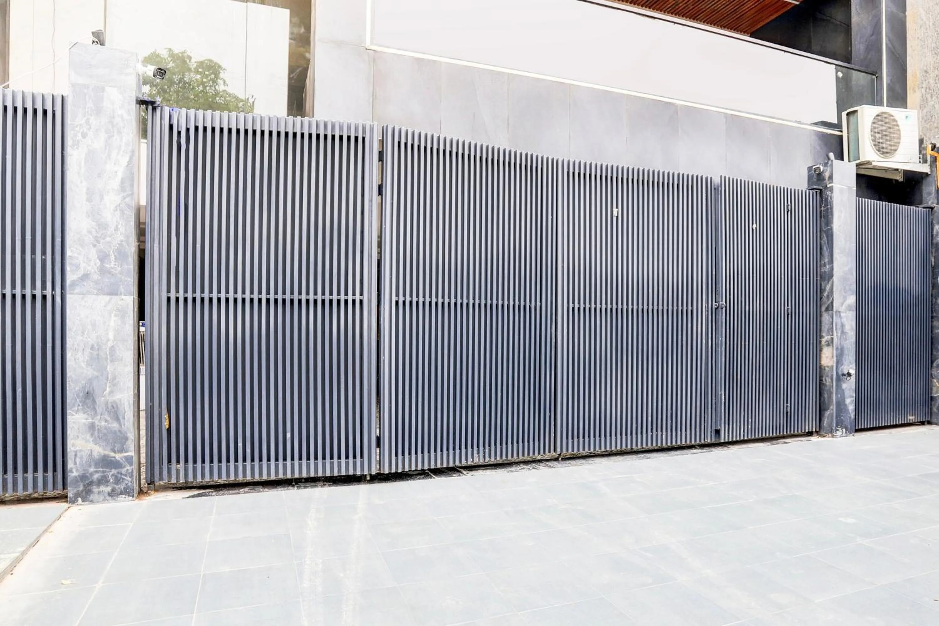 Facade/entrance in Collection O THE PARK LANE