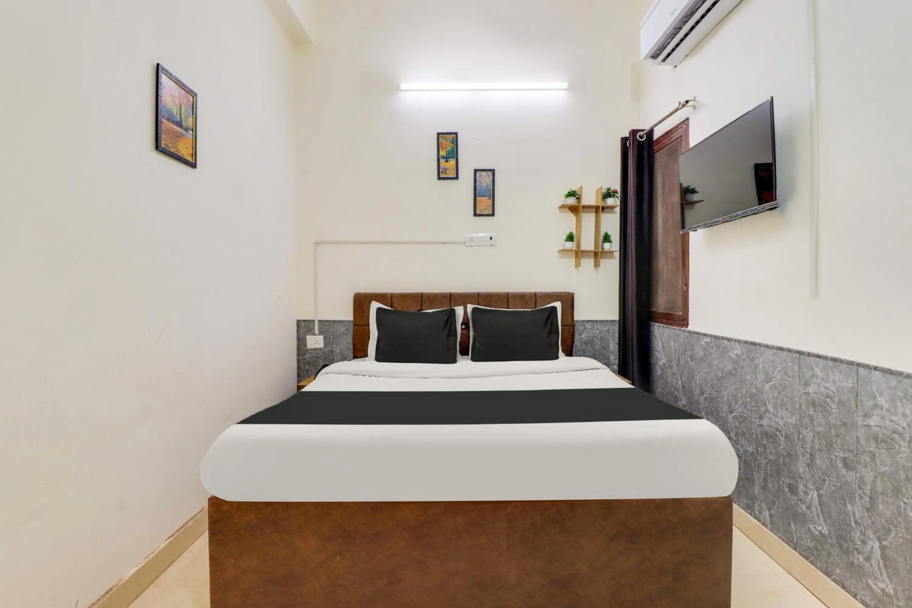 Bedroom, Bed in Hotel O Second Home Residency