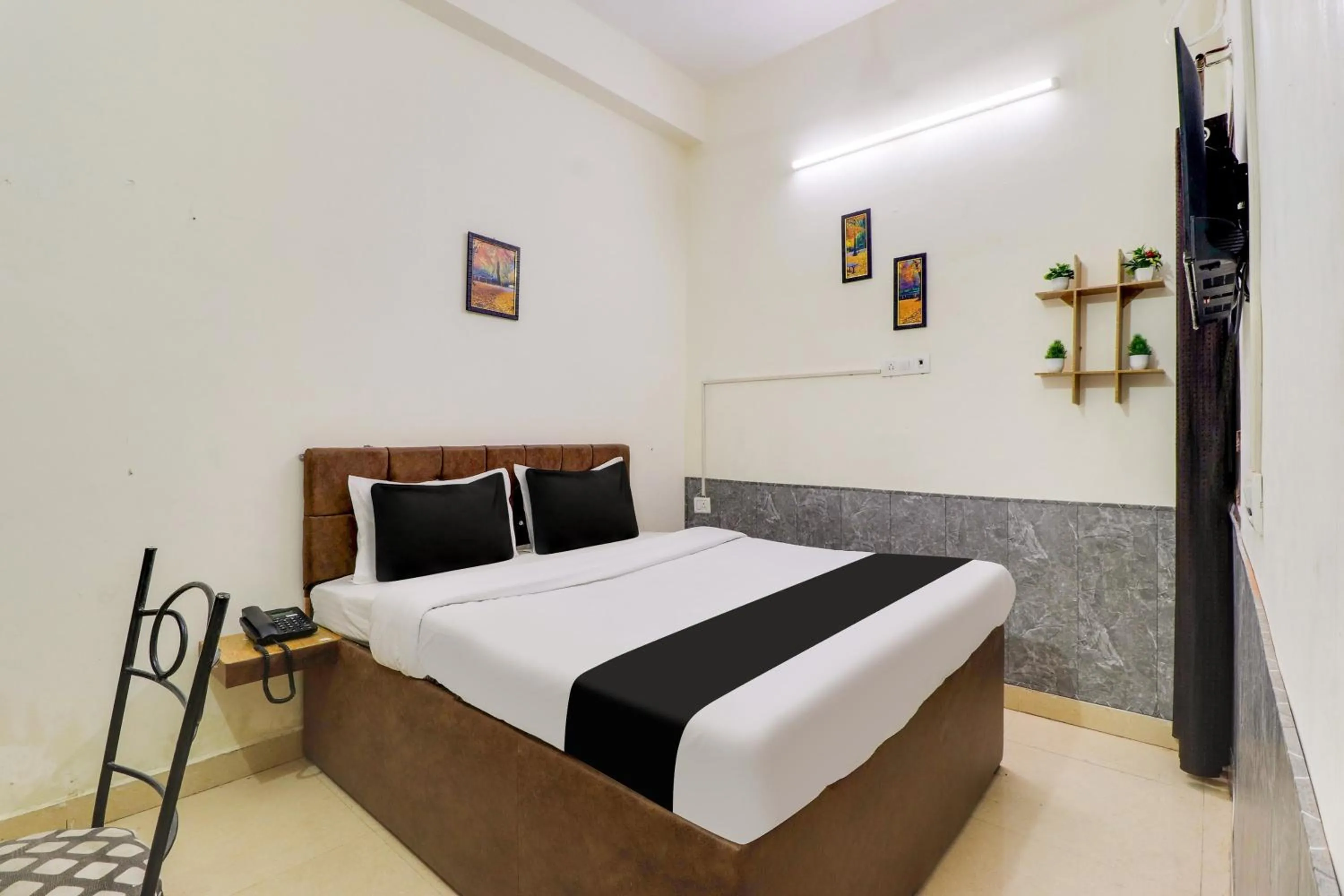 Bedroom, Bed in Hotel O Second Home Residency
