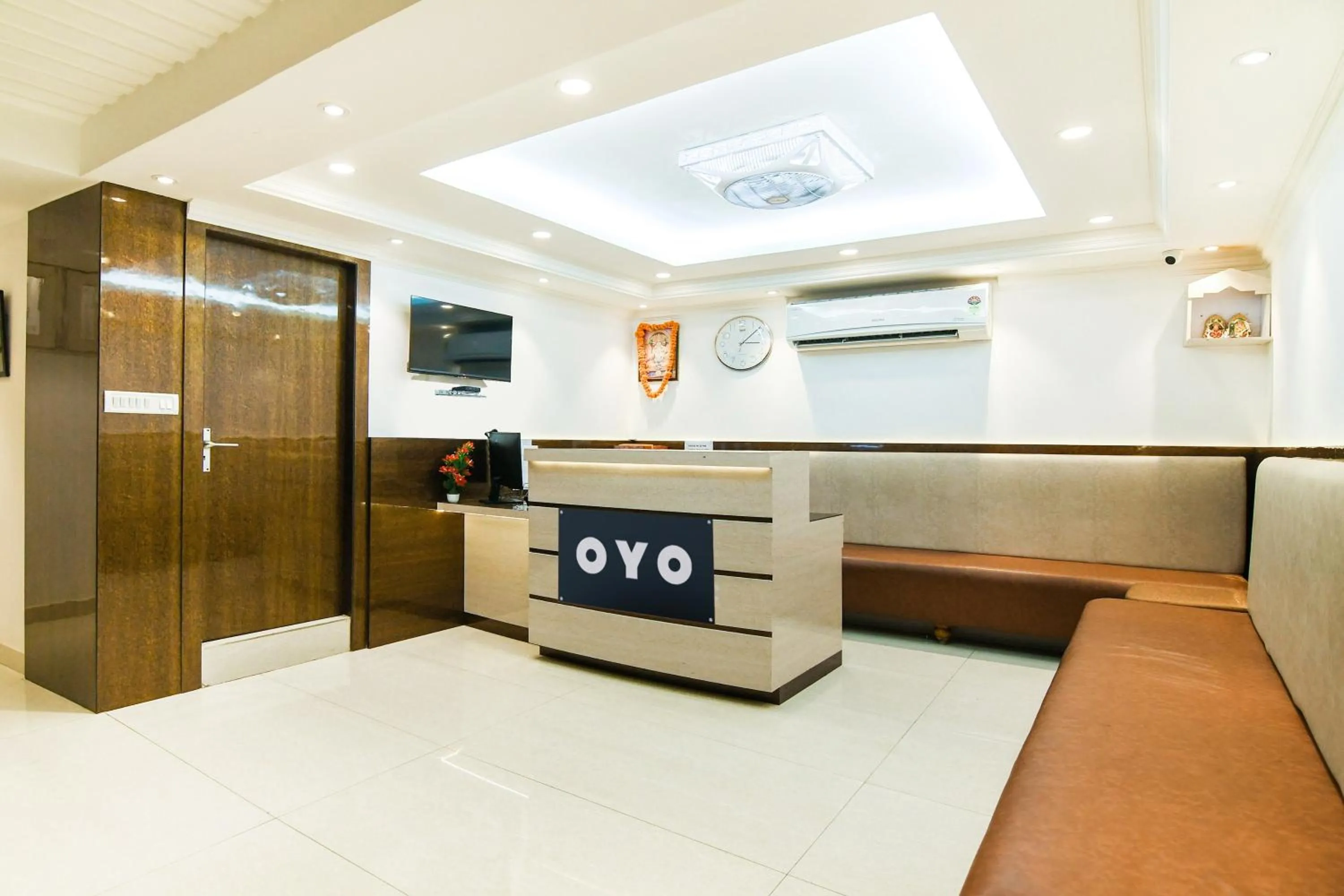 Lobby or reception in Super Hotel O Eminent Hotel