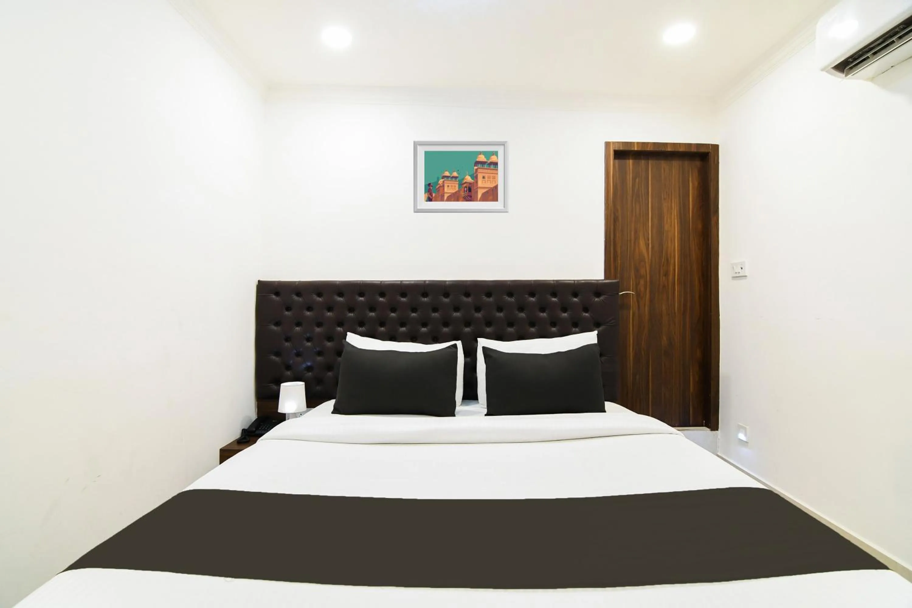 Bedroom, Bed in Super Hotel O Eminent Hotel