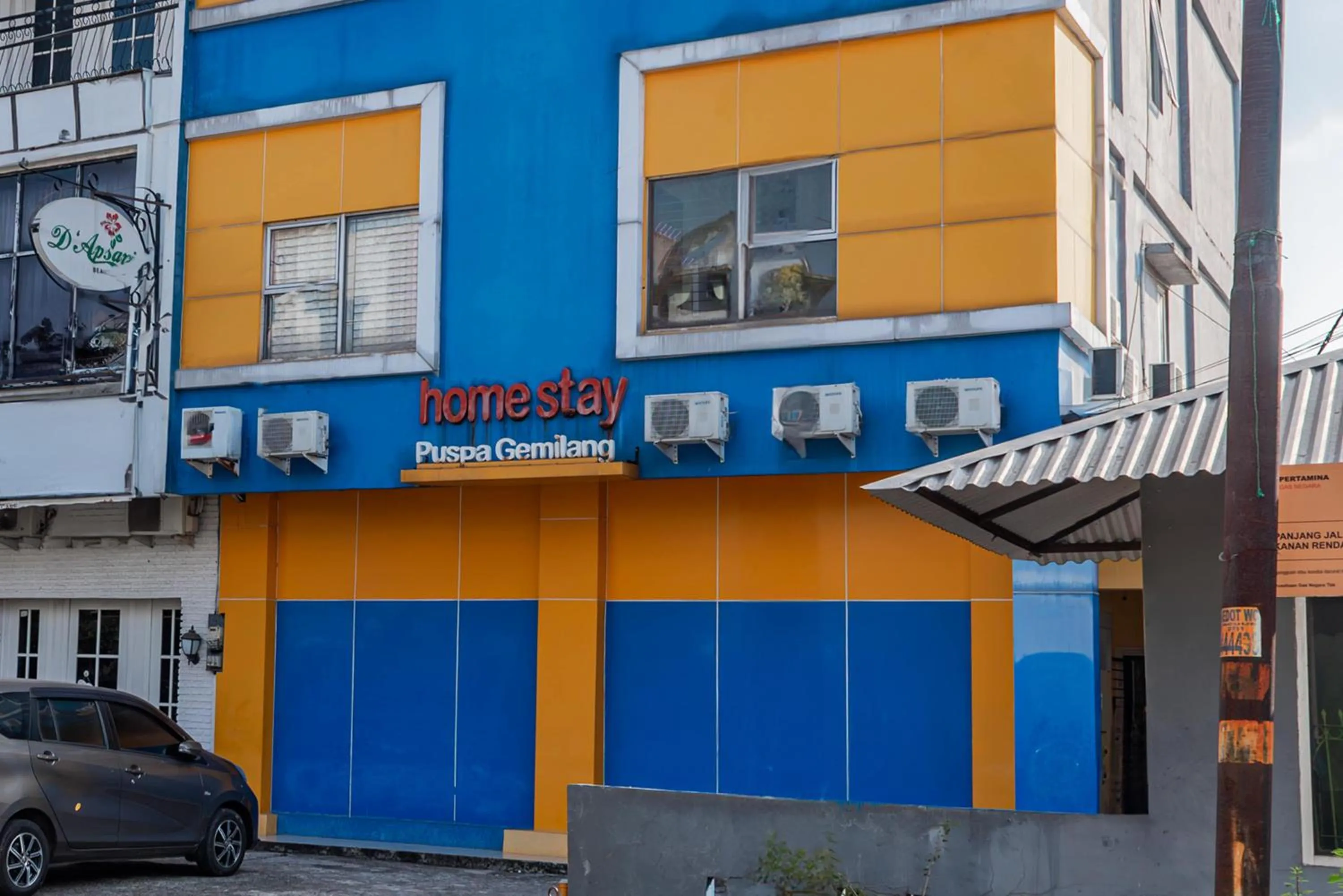 Facade/entrance in Hotel O Homestay Puspa Gemilang Syariah