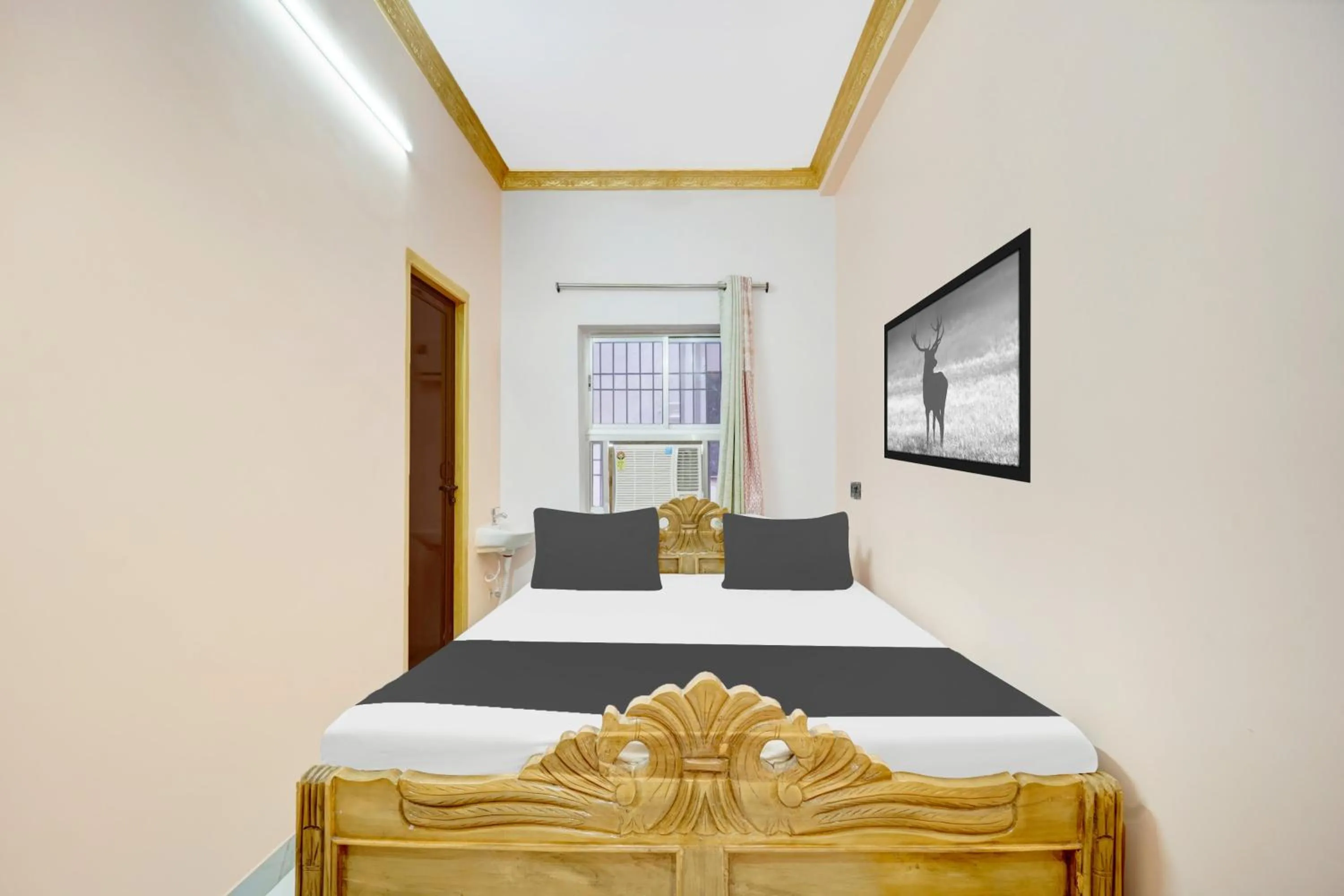 Bedroom, Bed in Hotel O Patliputra Golambar