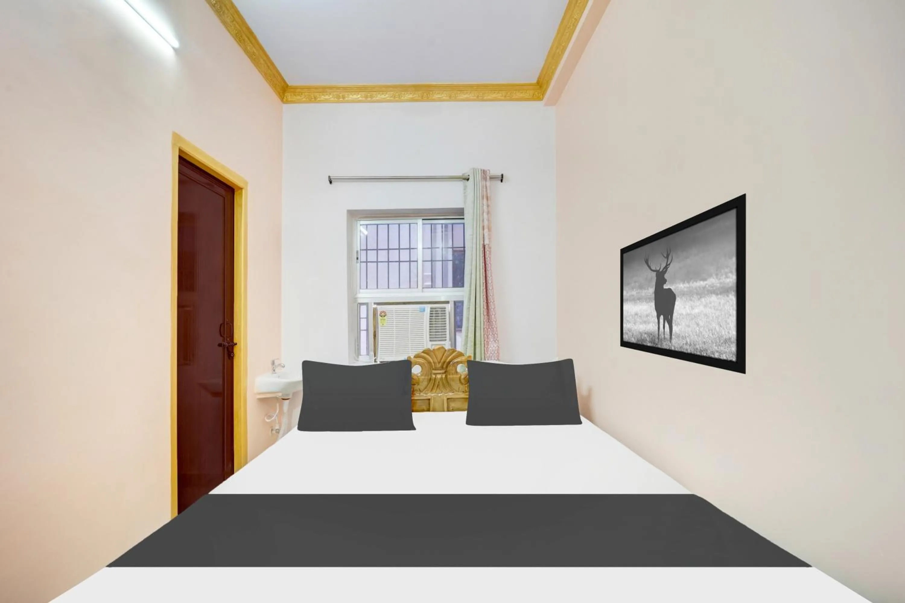 Bedroom, Bed in Hotel O Patliputra Golambar