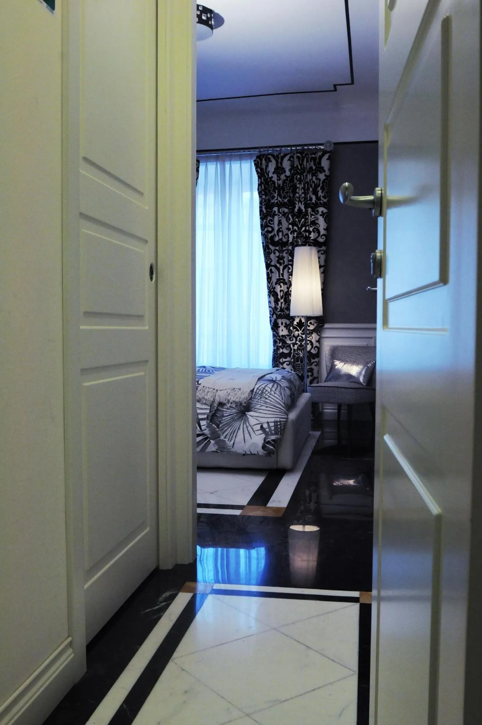 Photo of the whole room, Bed in Suite Spagna 29