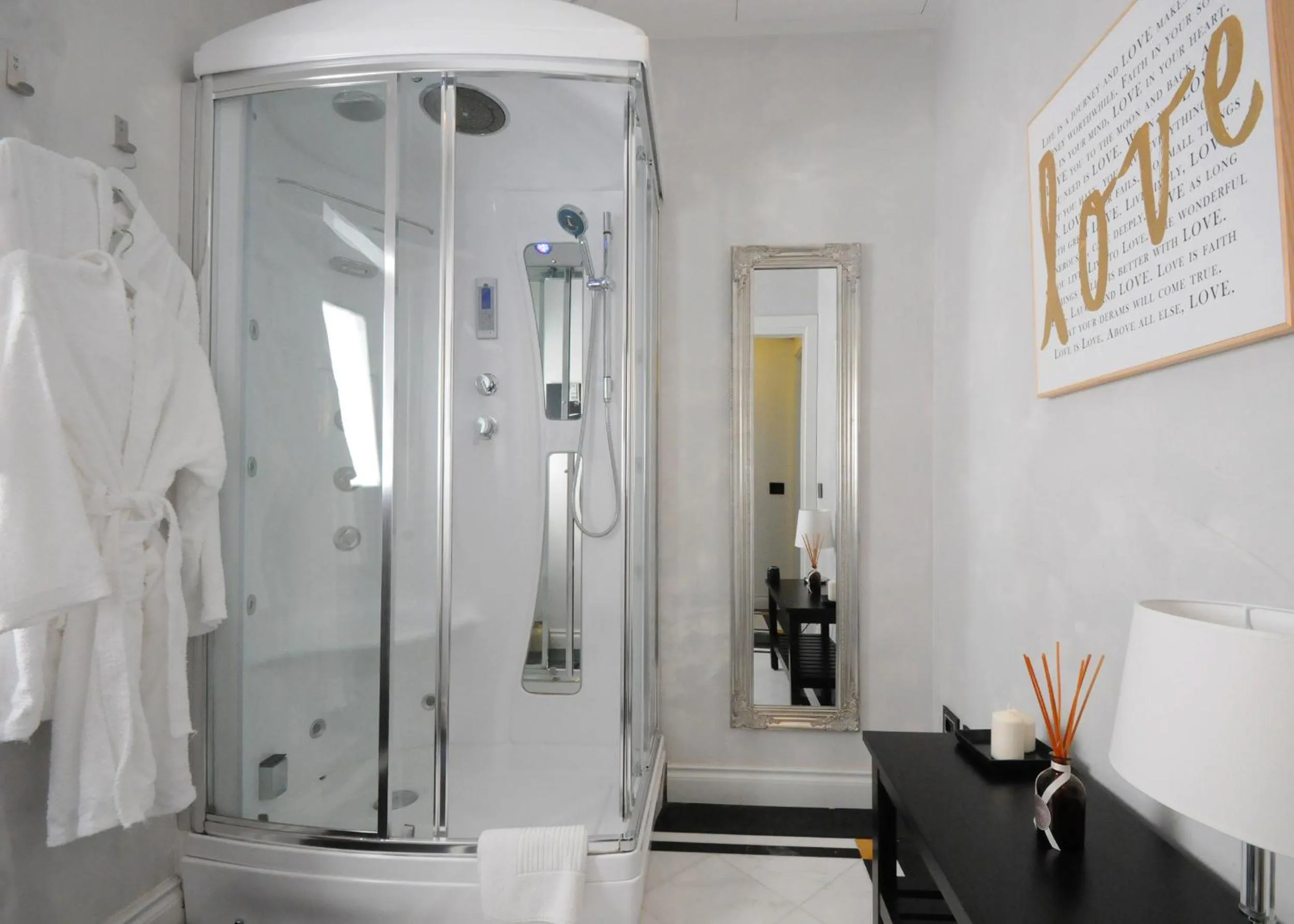 Bathroom in Suite Spagna 29