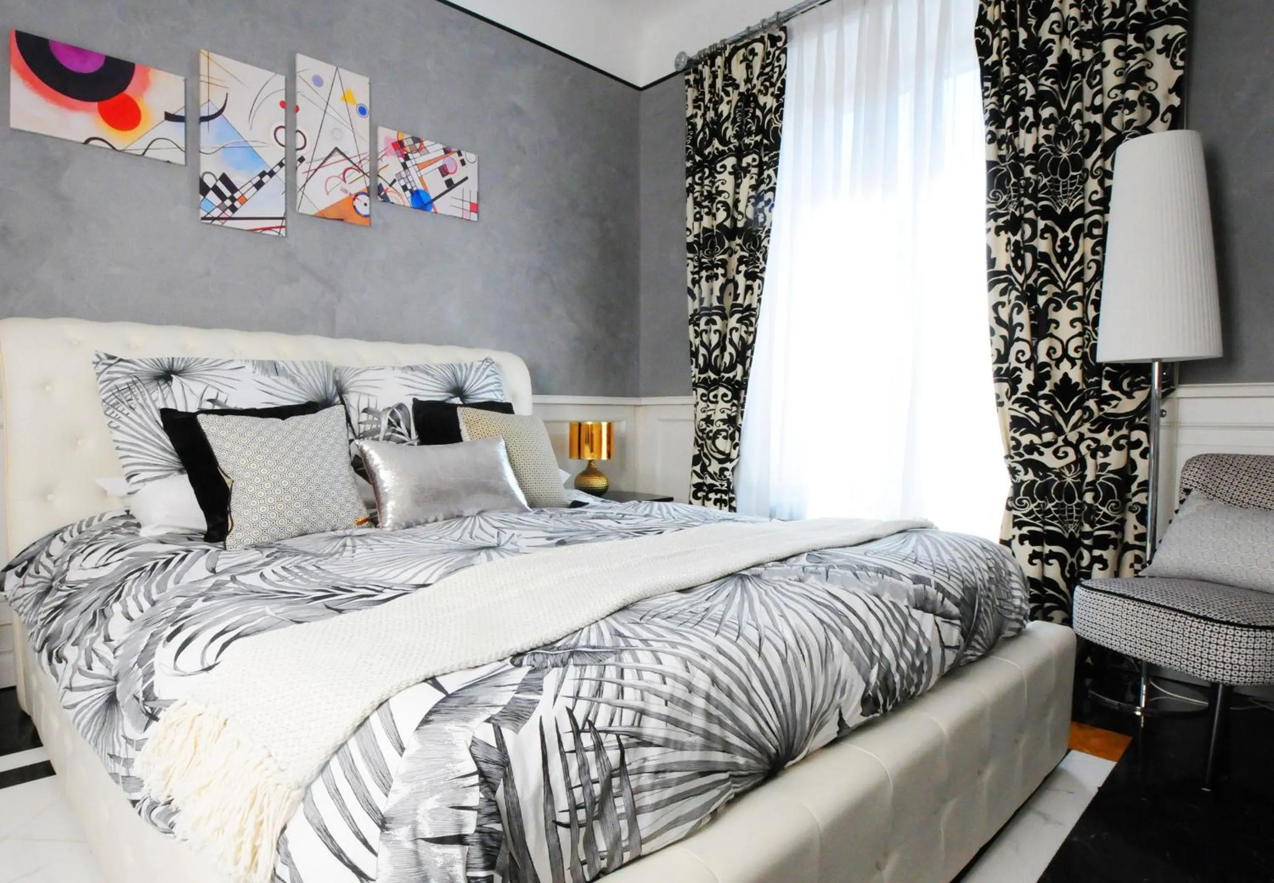 Photo of the whole room, Bed in Suite Spagna 29