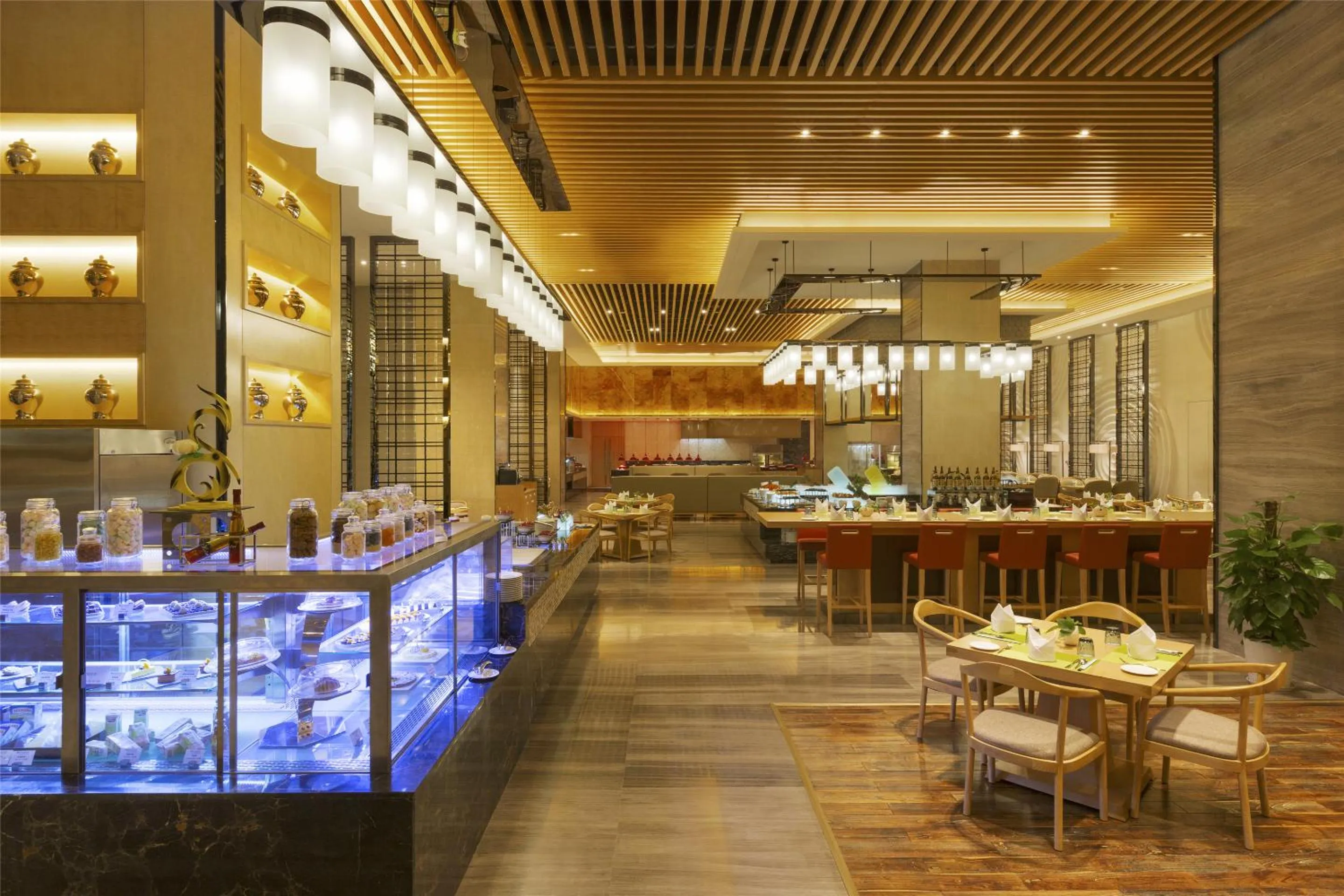 Restaurant/places to eat in Wyndham Chongqing Yuelai