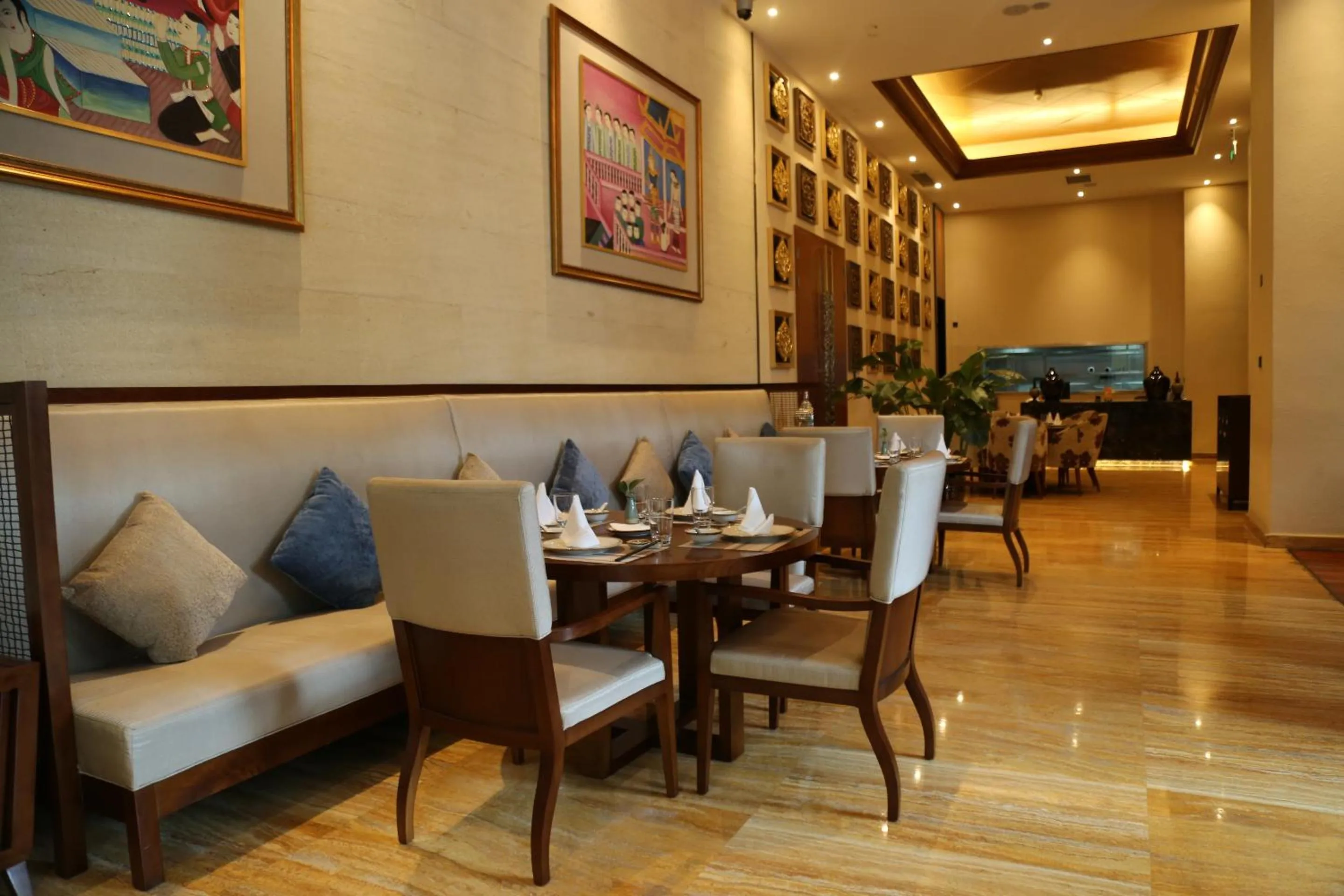 Restaurant/places to eat in Wyndham Chongqing Yuelai