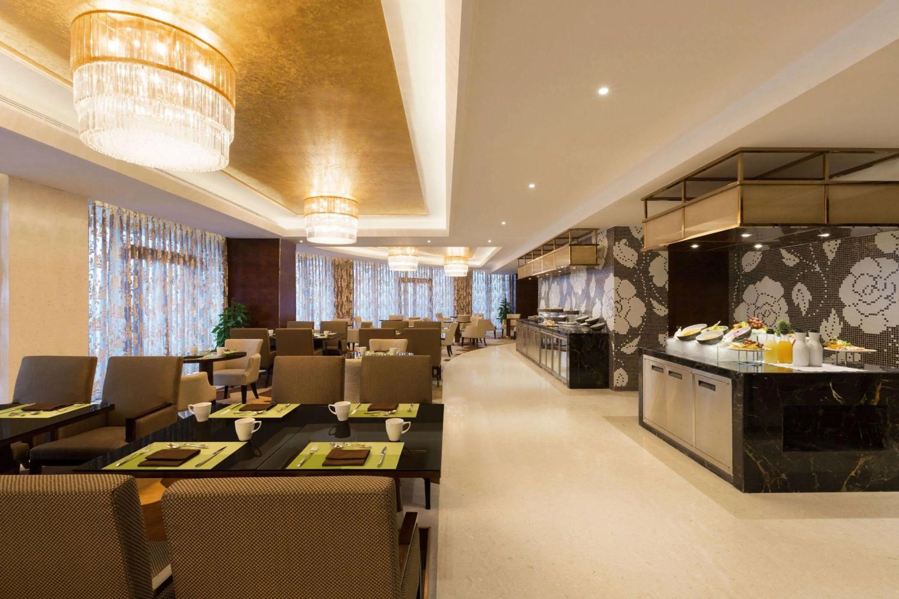 Restaurant/places to eat in Wyndham Chongqing Yuelai
