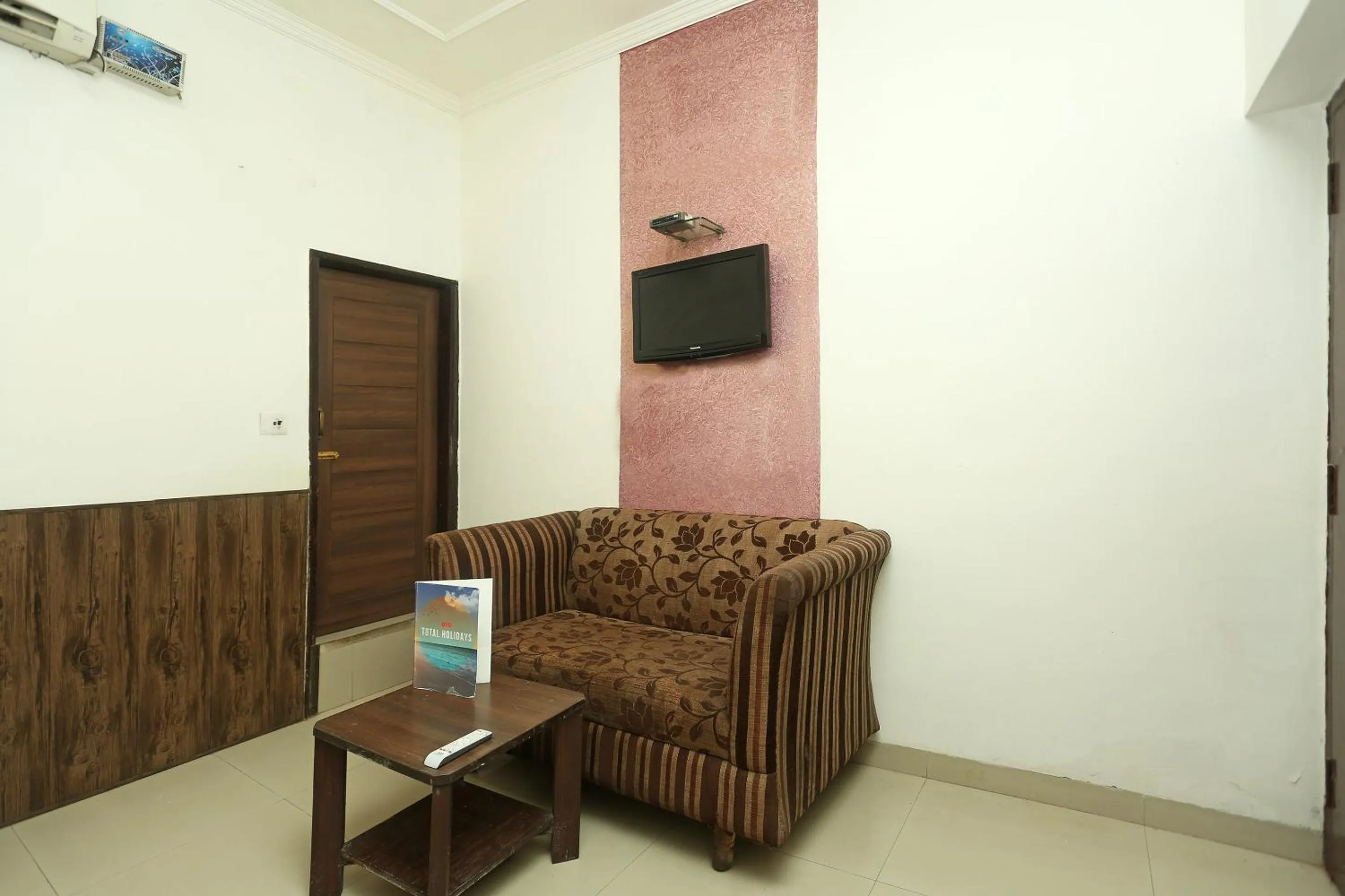 Lobby or reception in Hotel O Sai President