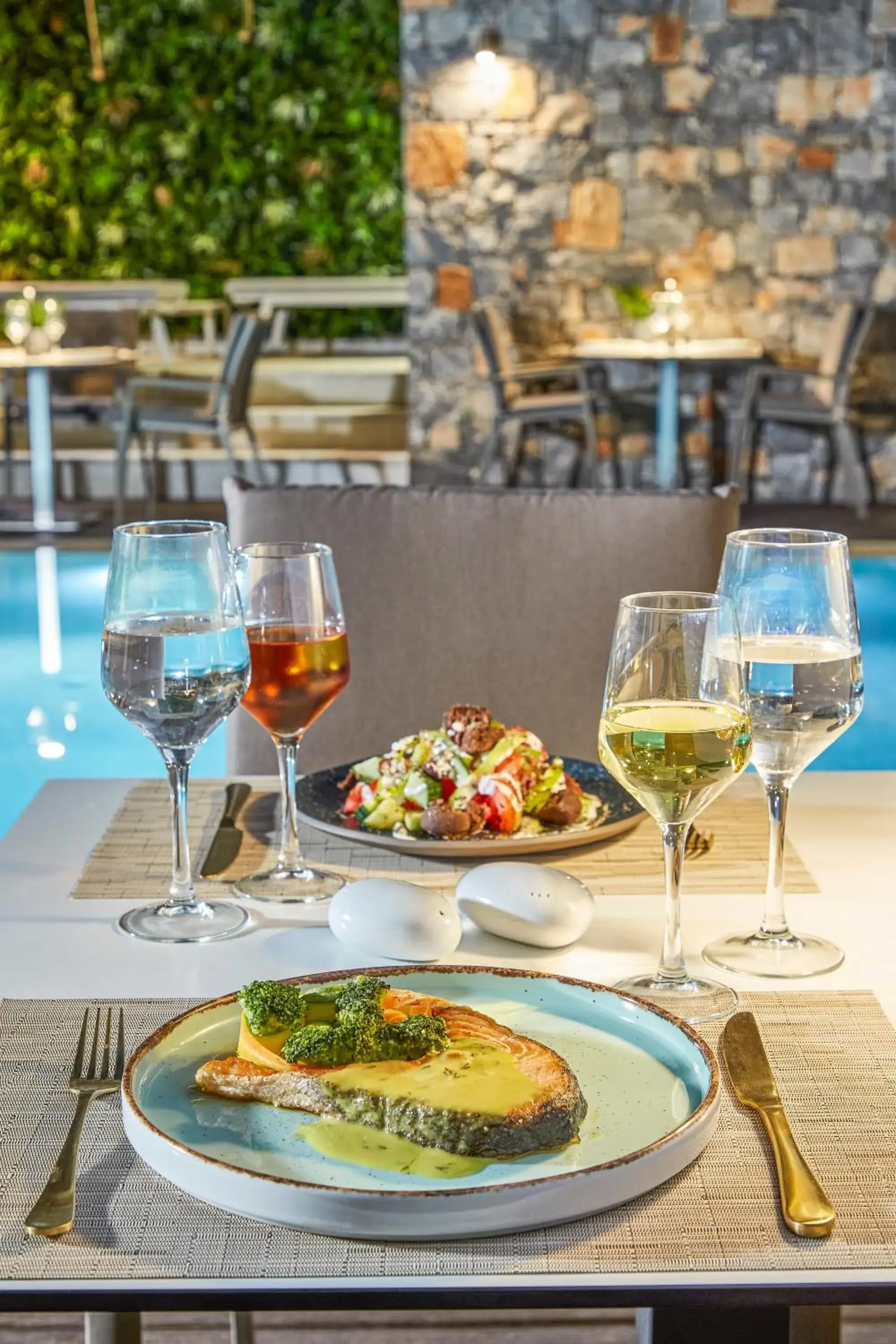 Restaurant/places to eat in Mystery Skiathos Luxury Residence Restaurant/places to eat in Mystery Skiathos Luxury Residence