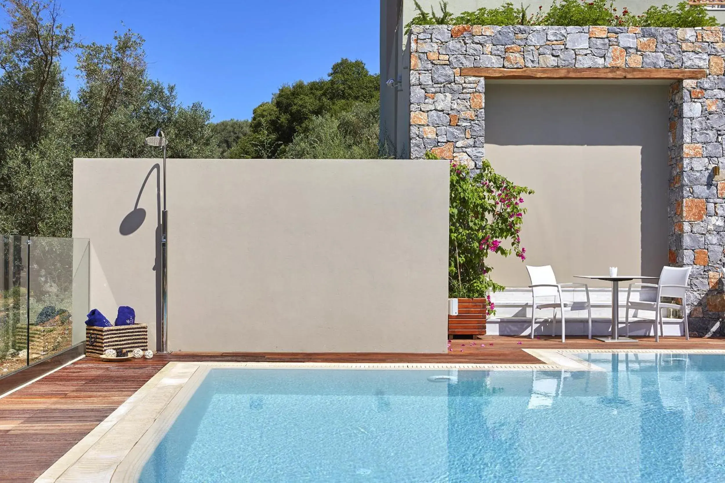 Swimming pool in Mystery Skiathos Luxury Residence Swimming pool in Mystery Skiathos Luxury Residence