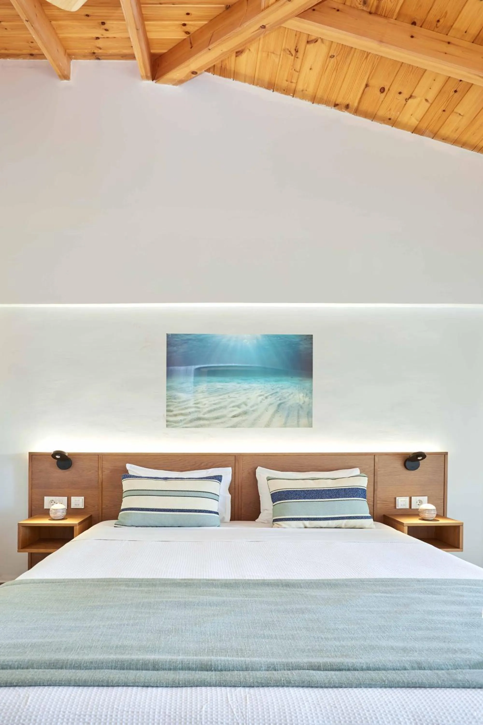 Bed in Mystery Skiathos Luxury Residence