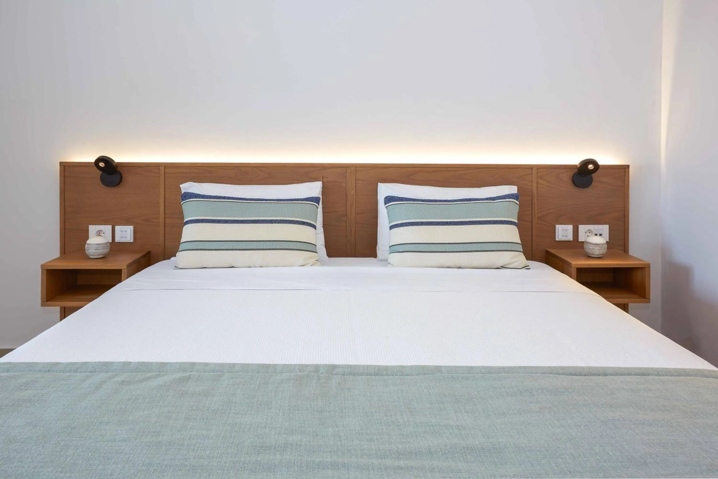 Bed in Mystery Skiathos Luxury Residence