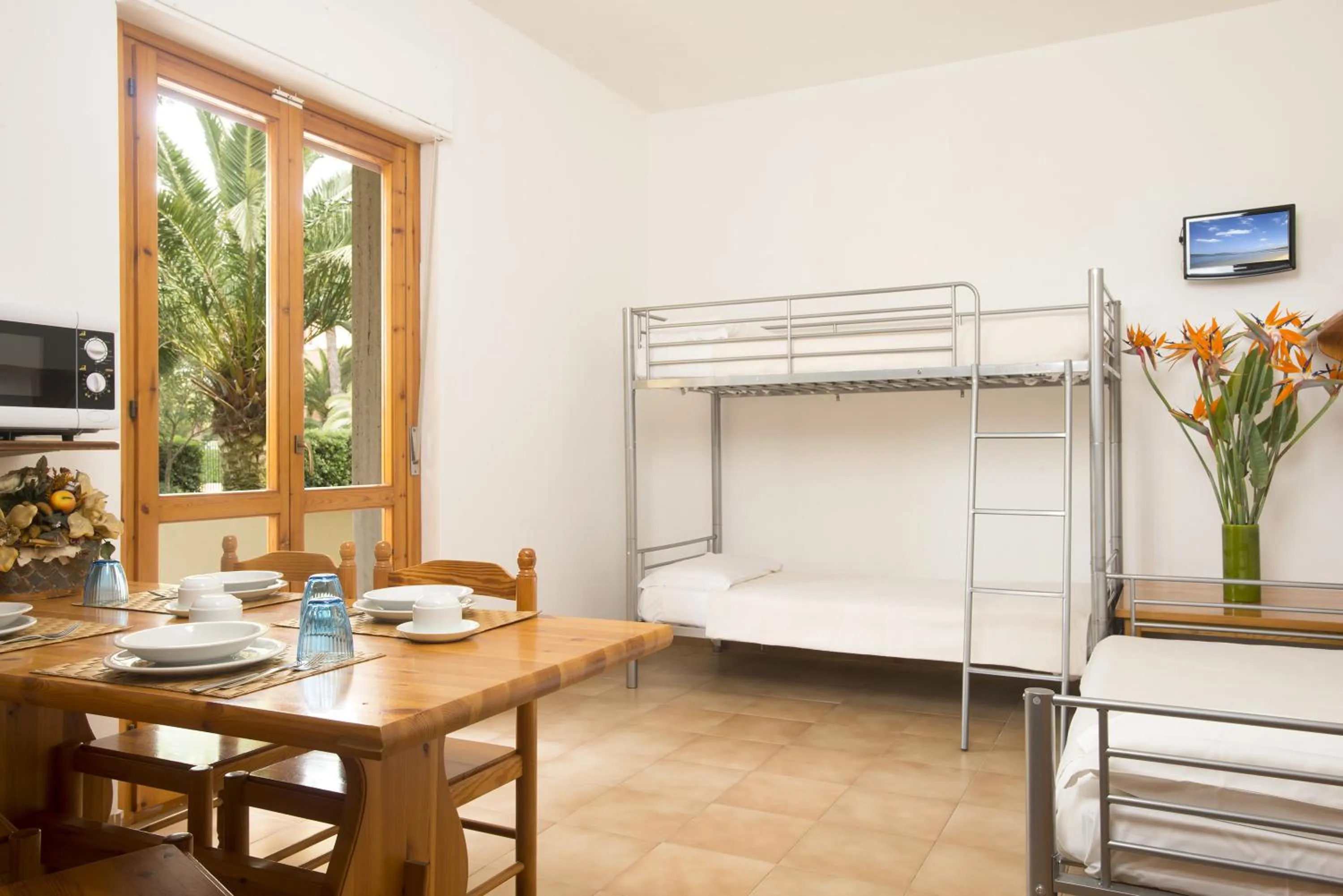 bunk bed, Bed in Residence Oasis