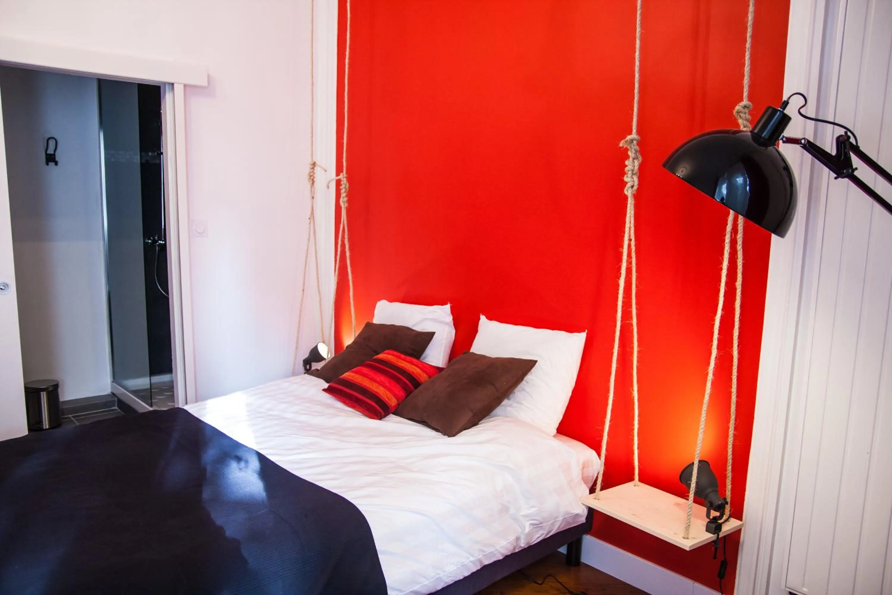 Bathroom, Bed in Félix dOrt