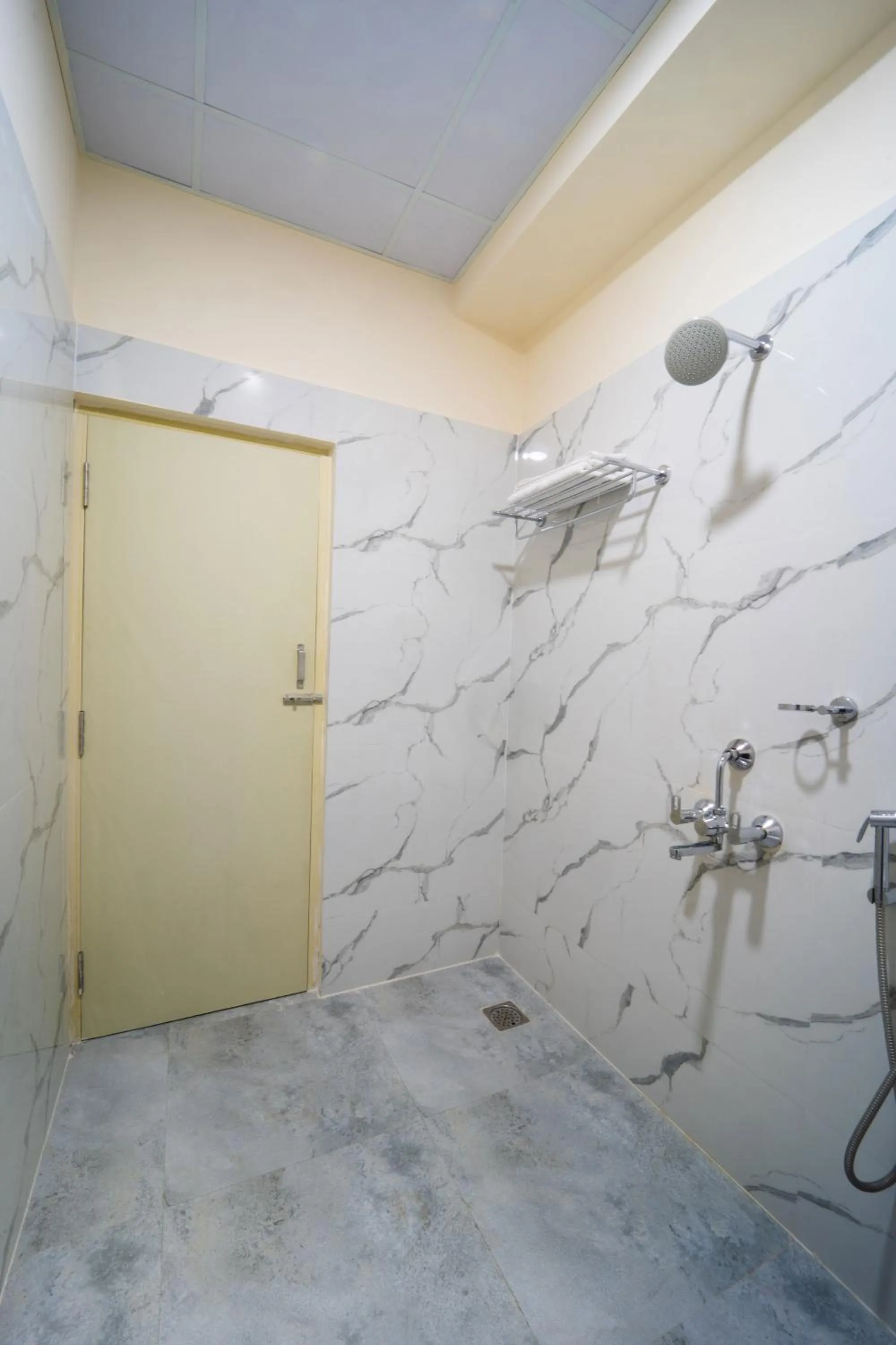 Shower in VR Paradise - Near SIPCOT Chennai OMR