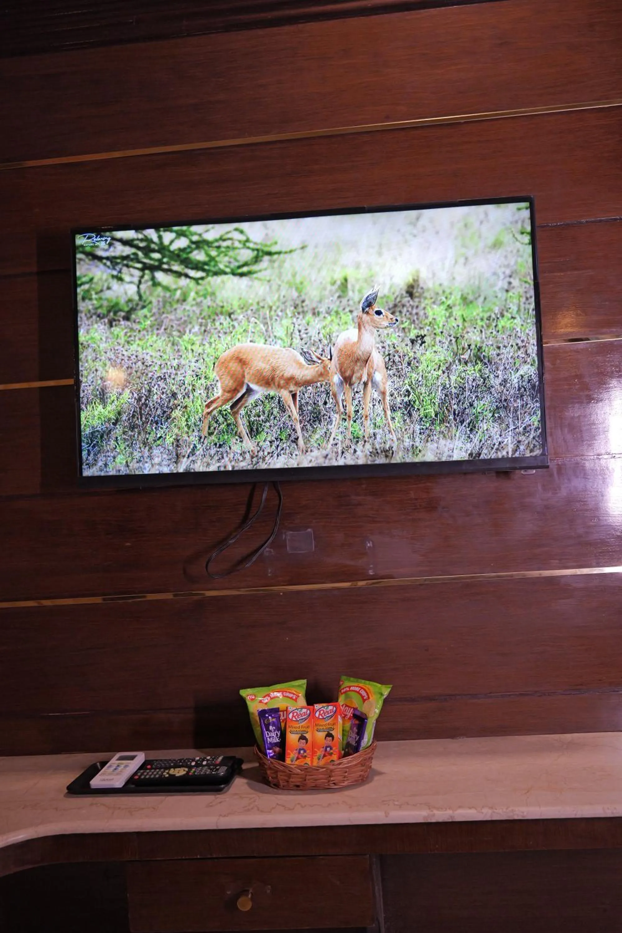 TV and multimedia in Foxoso Taj View Hotel