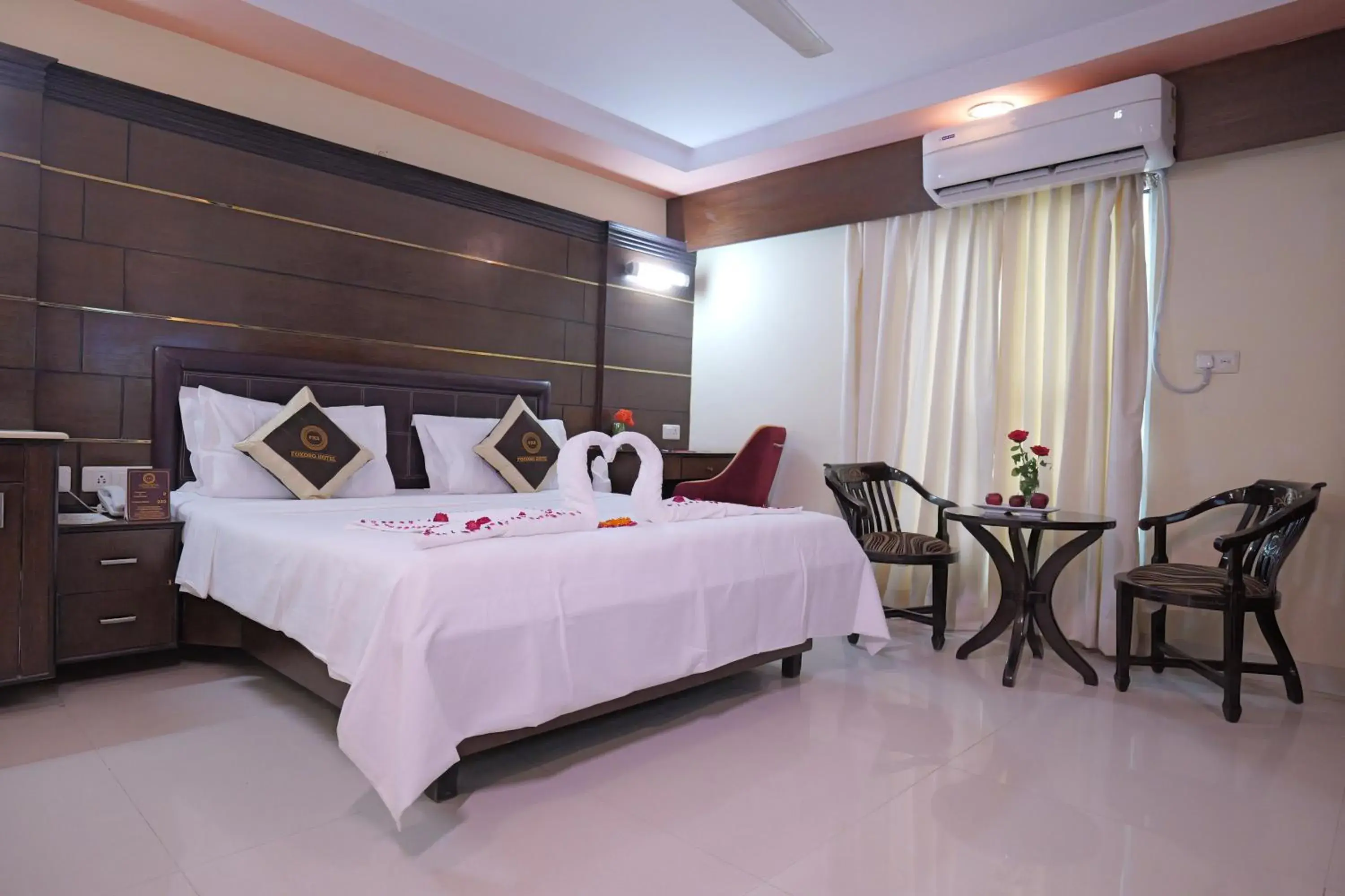 Superior Double Room in Foxoso Taj View Hotel Superior Double Room in Foxoso Taj View Hotel