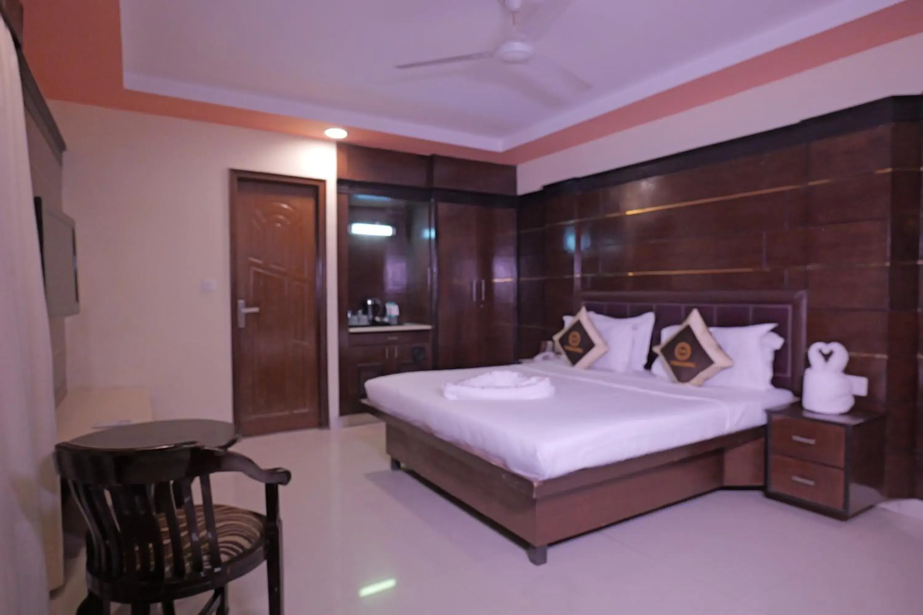 Deluxe Double Room in Foxoso Taj View Hotel Deluxe Double Room in Foxoso Taj View Hotel