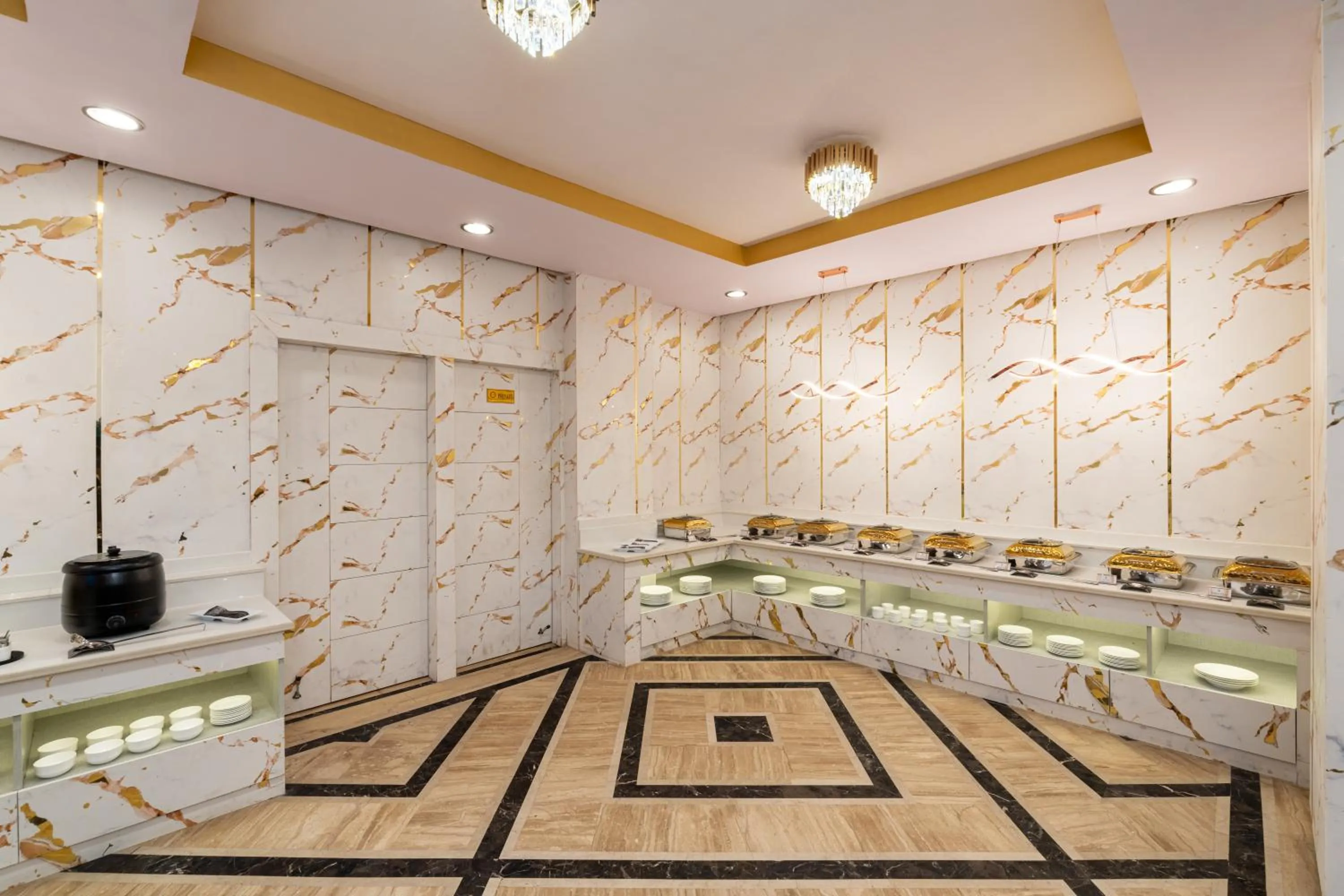 Buffet breakfast in Foxoso Taj View Hotel