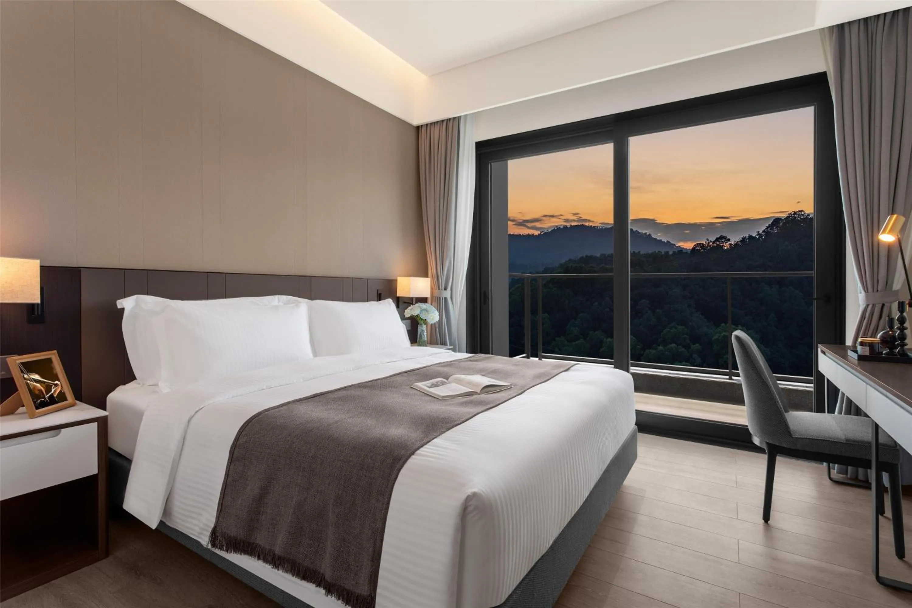 Bedroom, Bed in Ascott Fengyishan Shenzhen