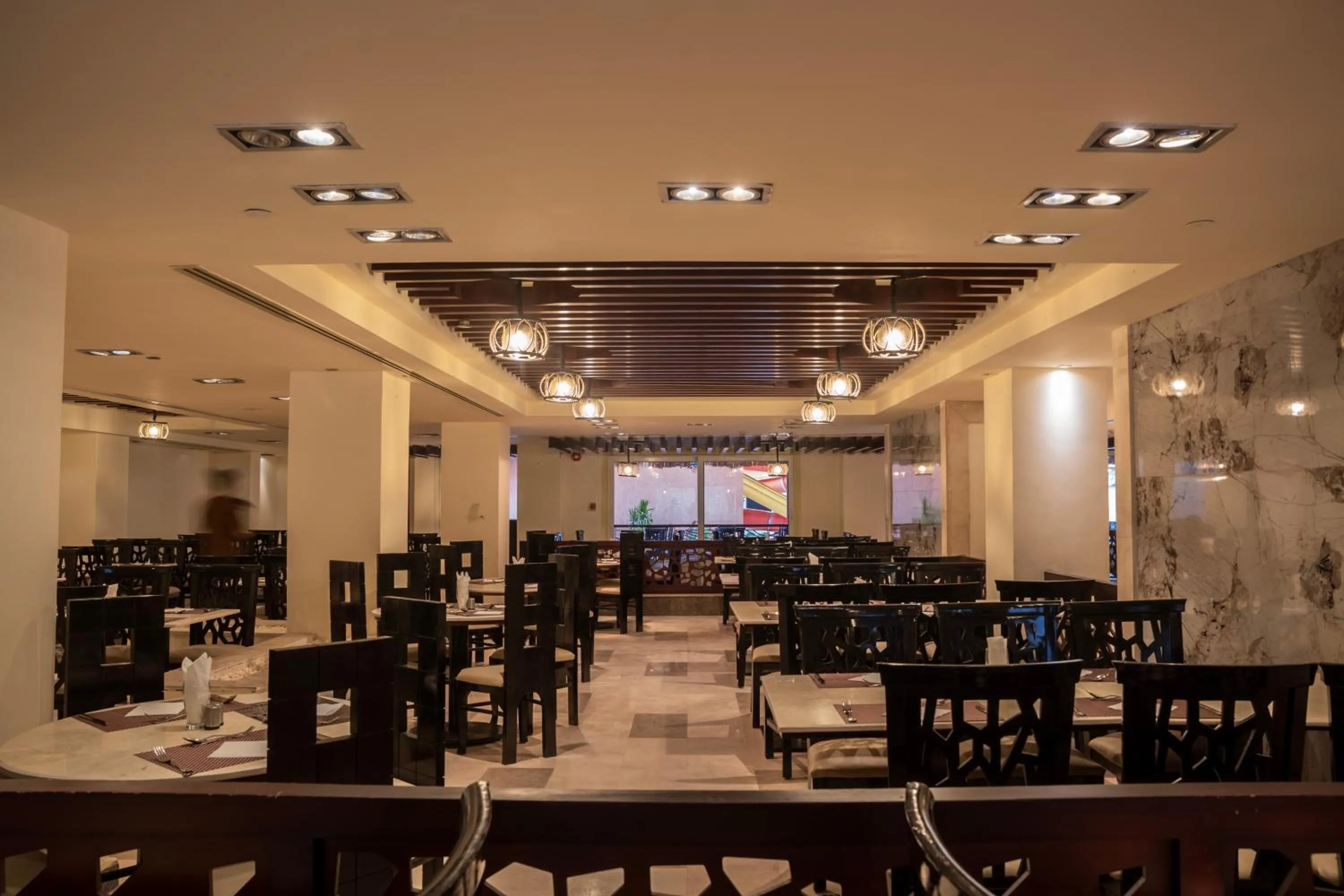 Restaurant/places to eat in La Rosa Boho Aqua park Hotel