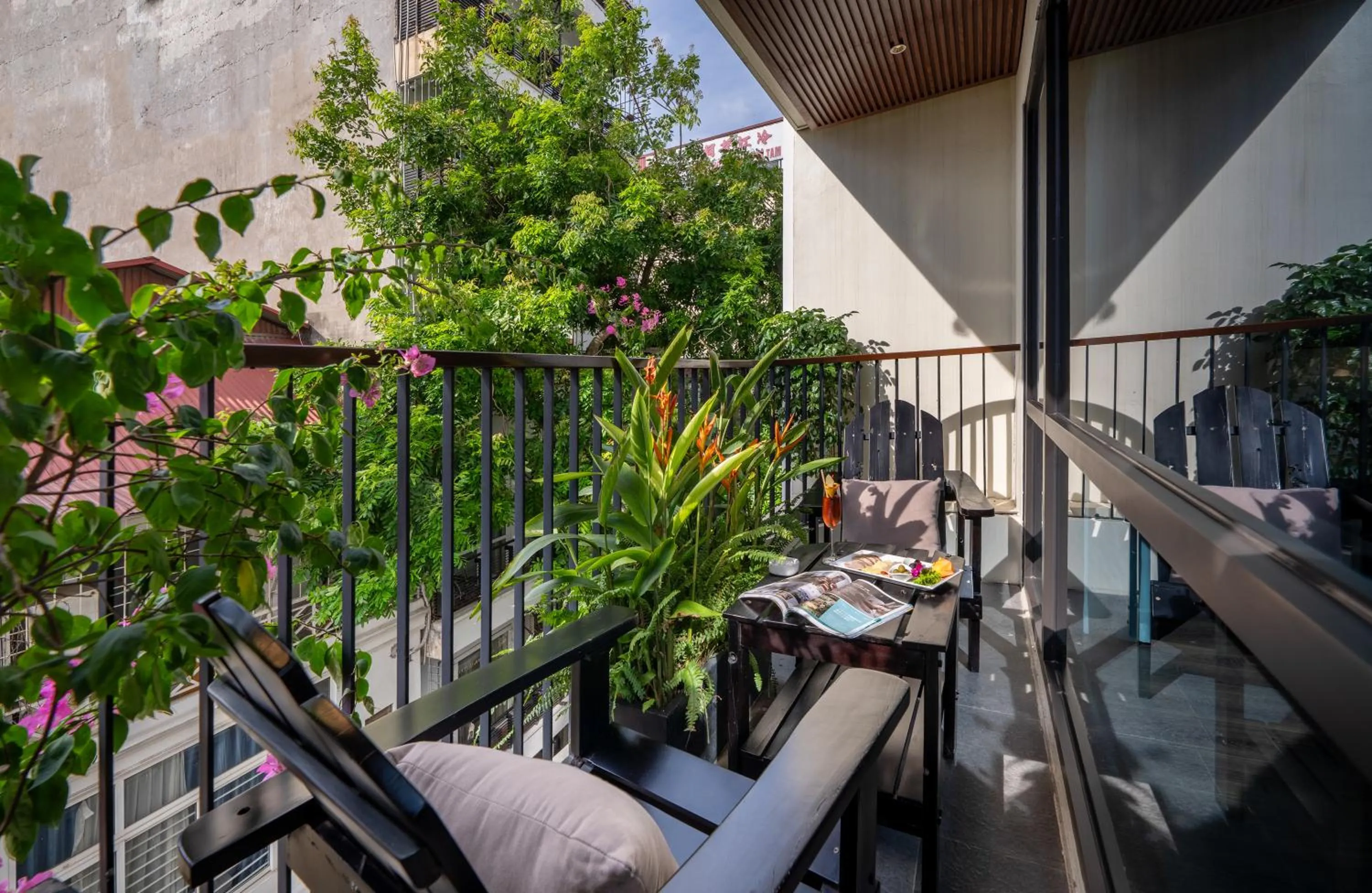 Balcony/Terrace in Le Premier Hotel & Rooftop Bar