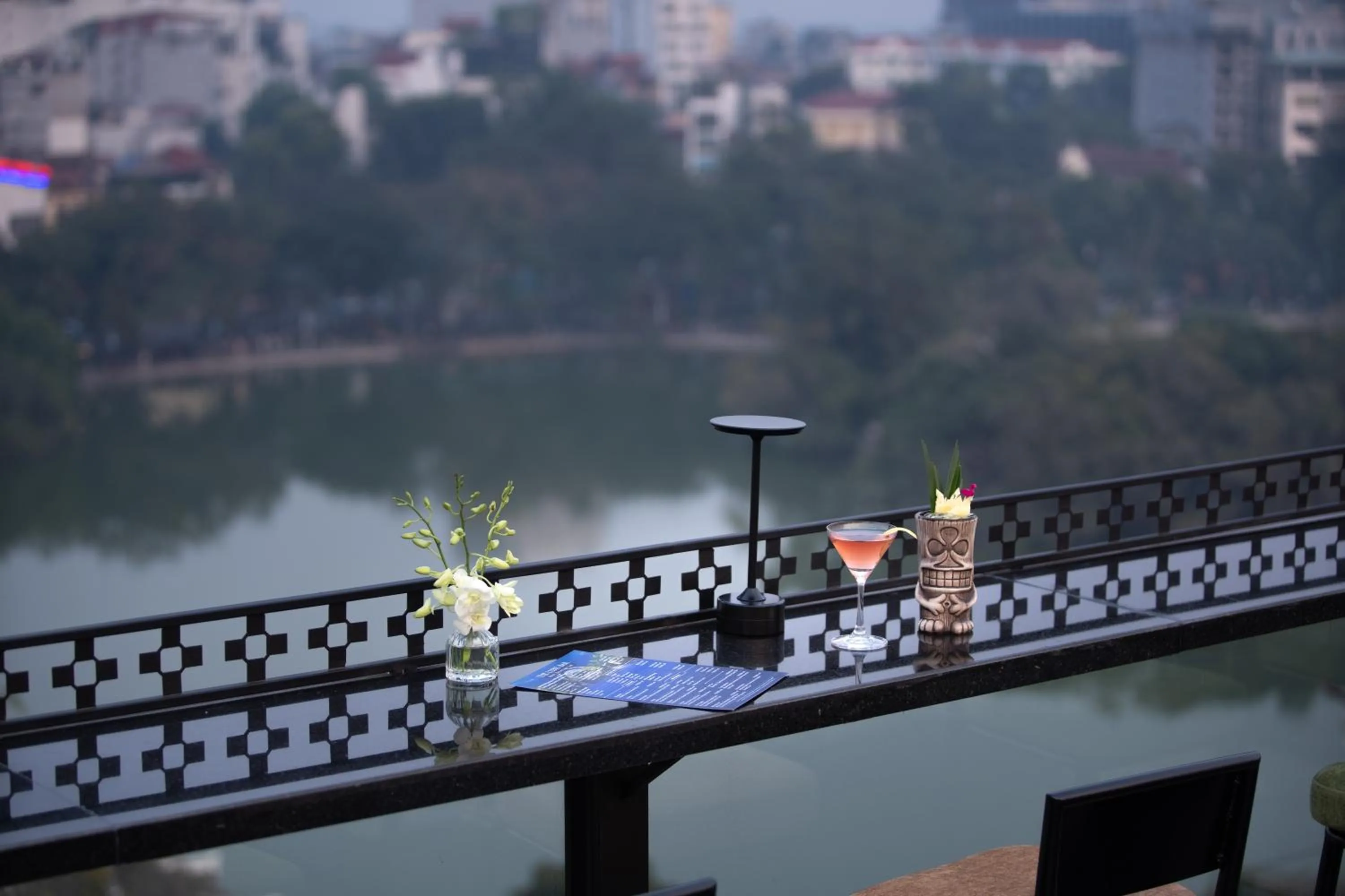 Lounge or bar in Le Premier Hotel & Rooftop Bar