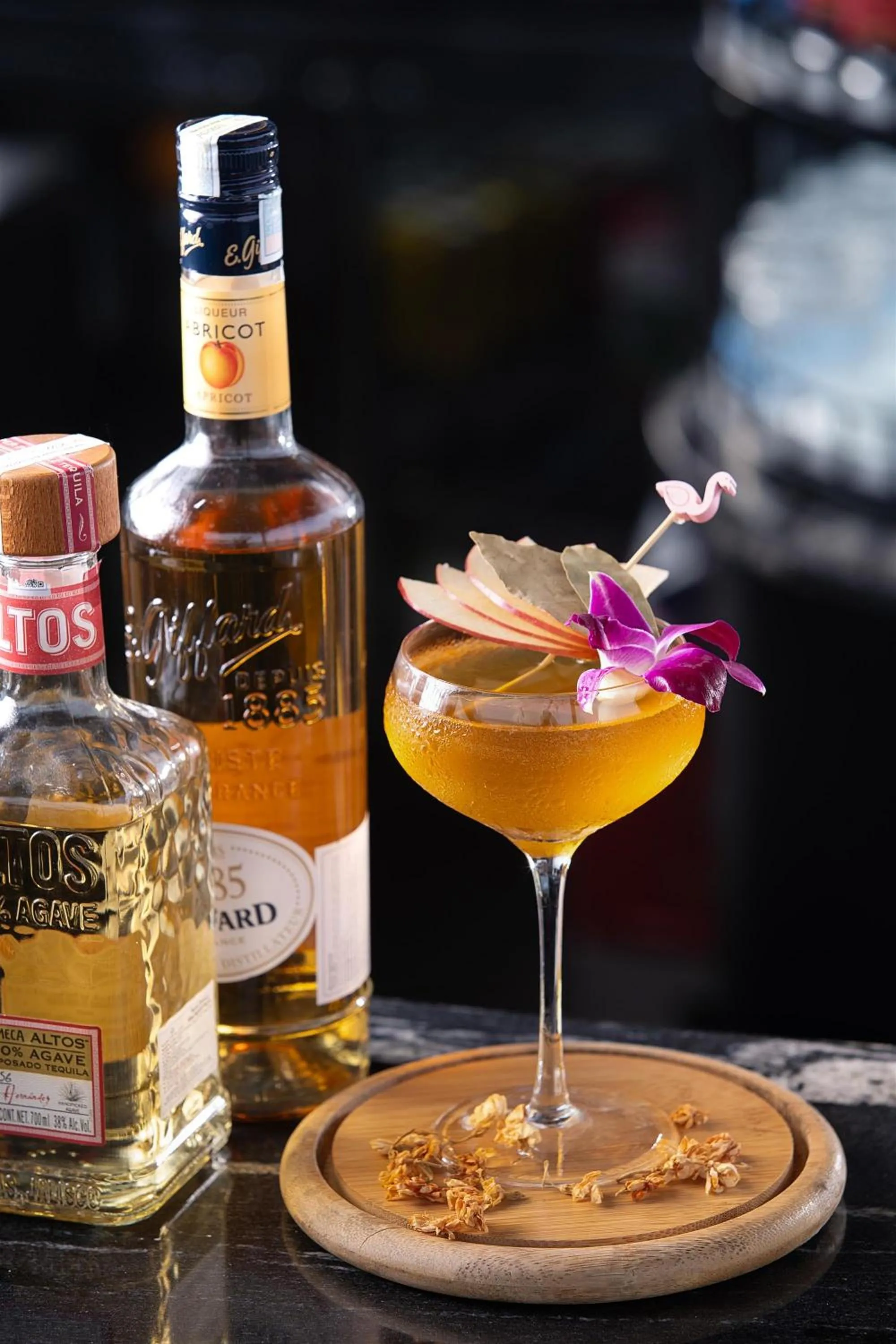 Lounge or bar in Le Premier Hotel & Rooftop Bar