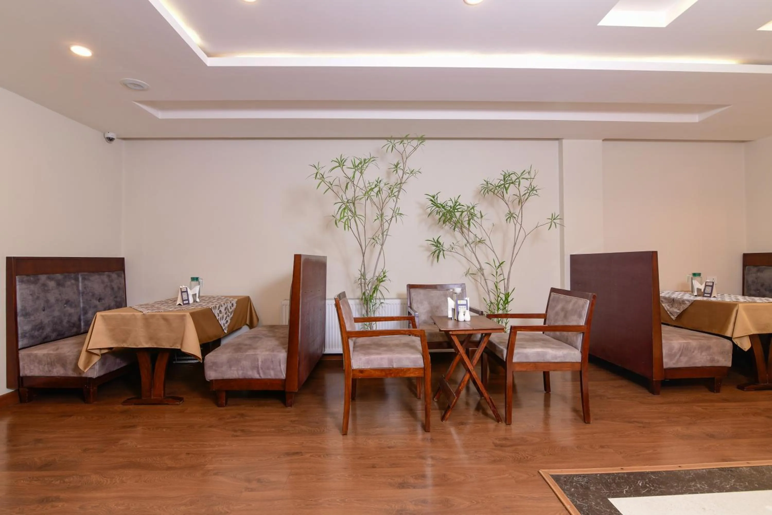 Restaurant/places to eat in Tsokar Retreat