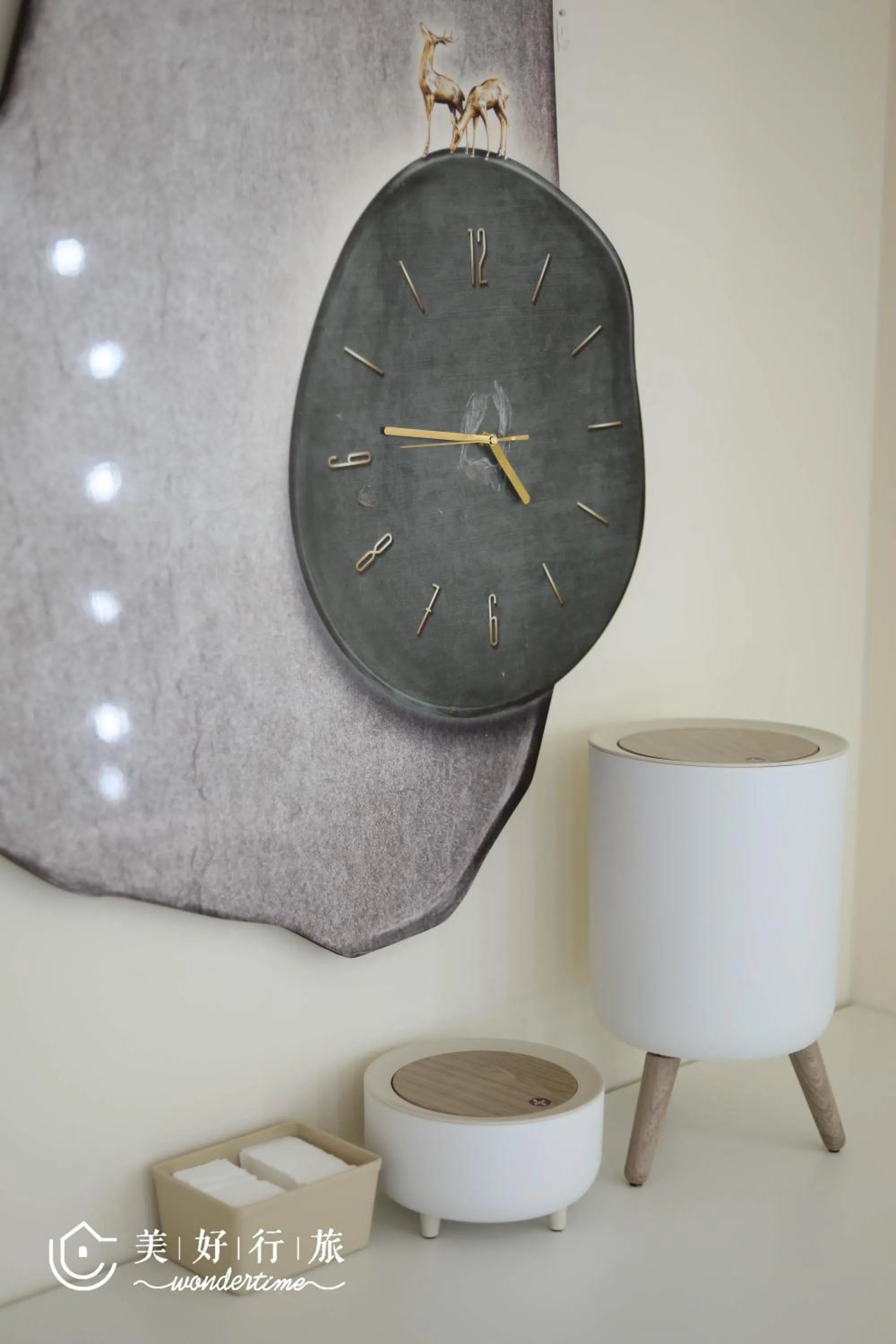 Decorative detail in Wondertime Taipei Station - Hankou Ladies Hostel