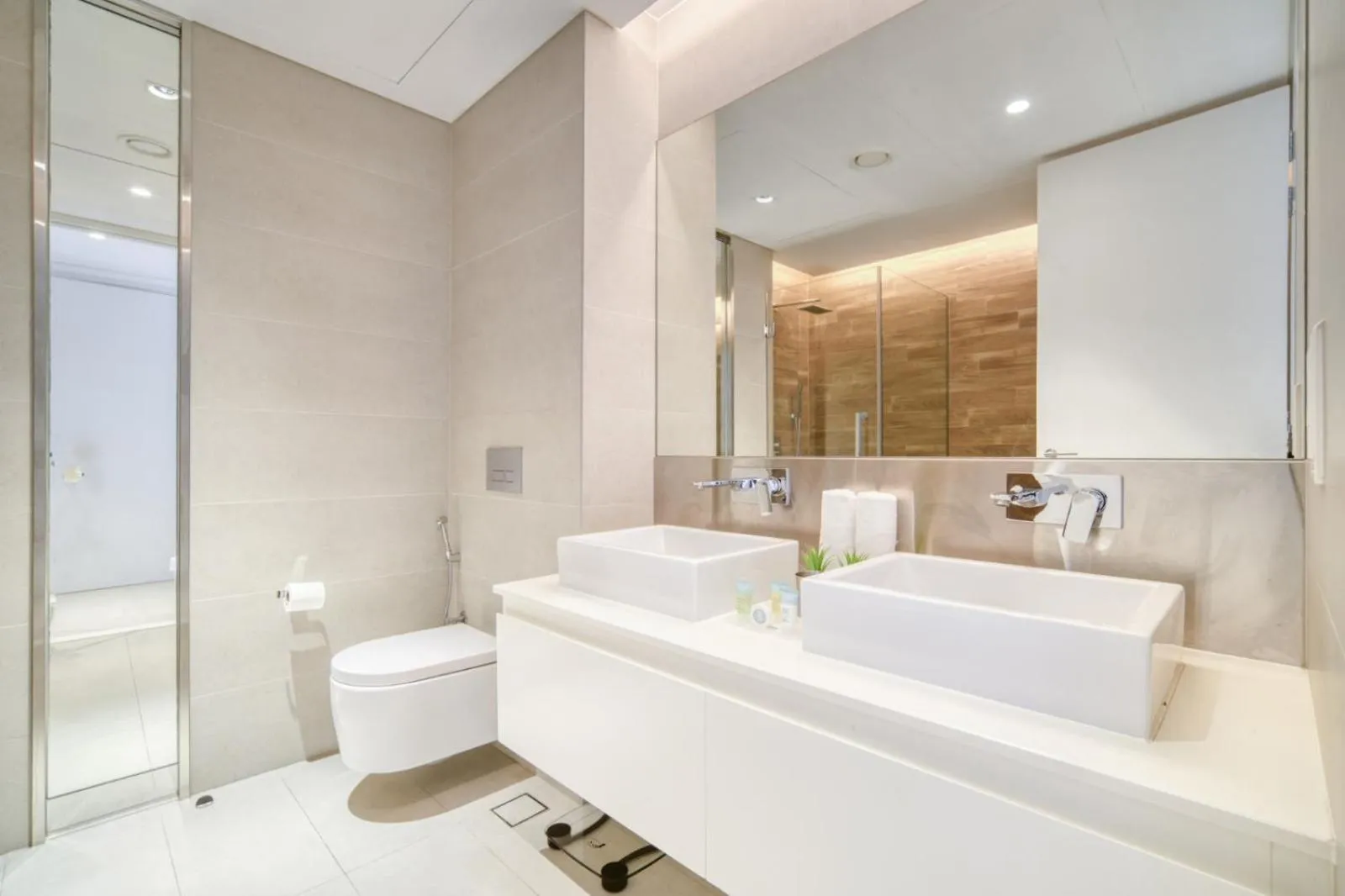 Bathroom in Shadow Of The Sun by Lagom