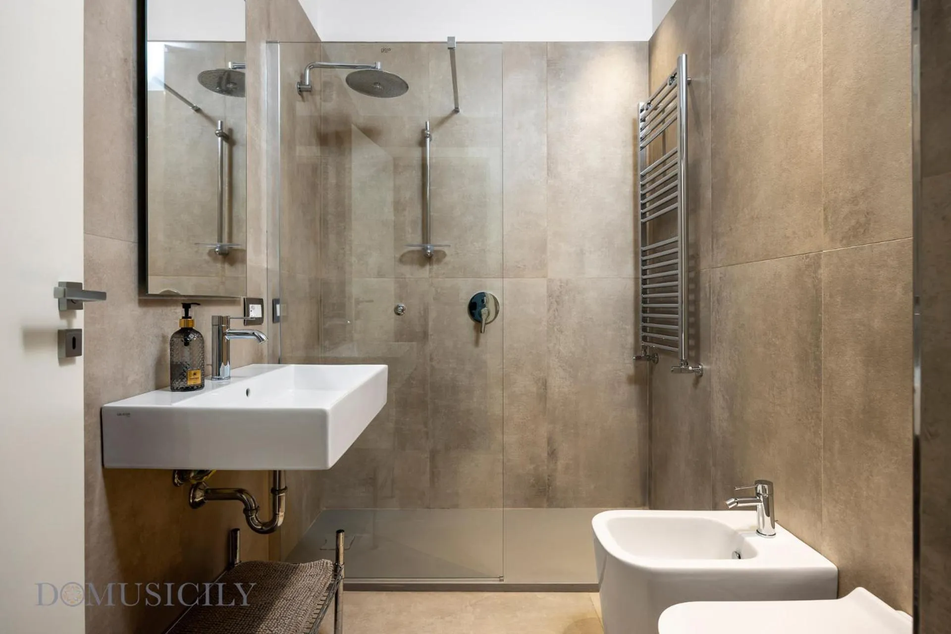 Edward Apartment by DomuSicily