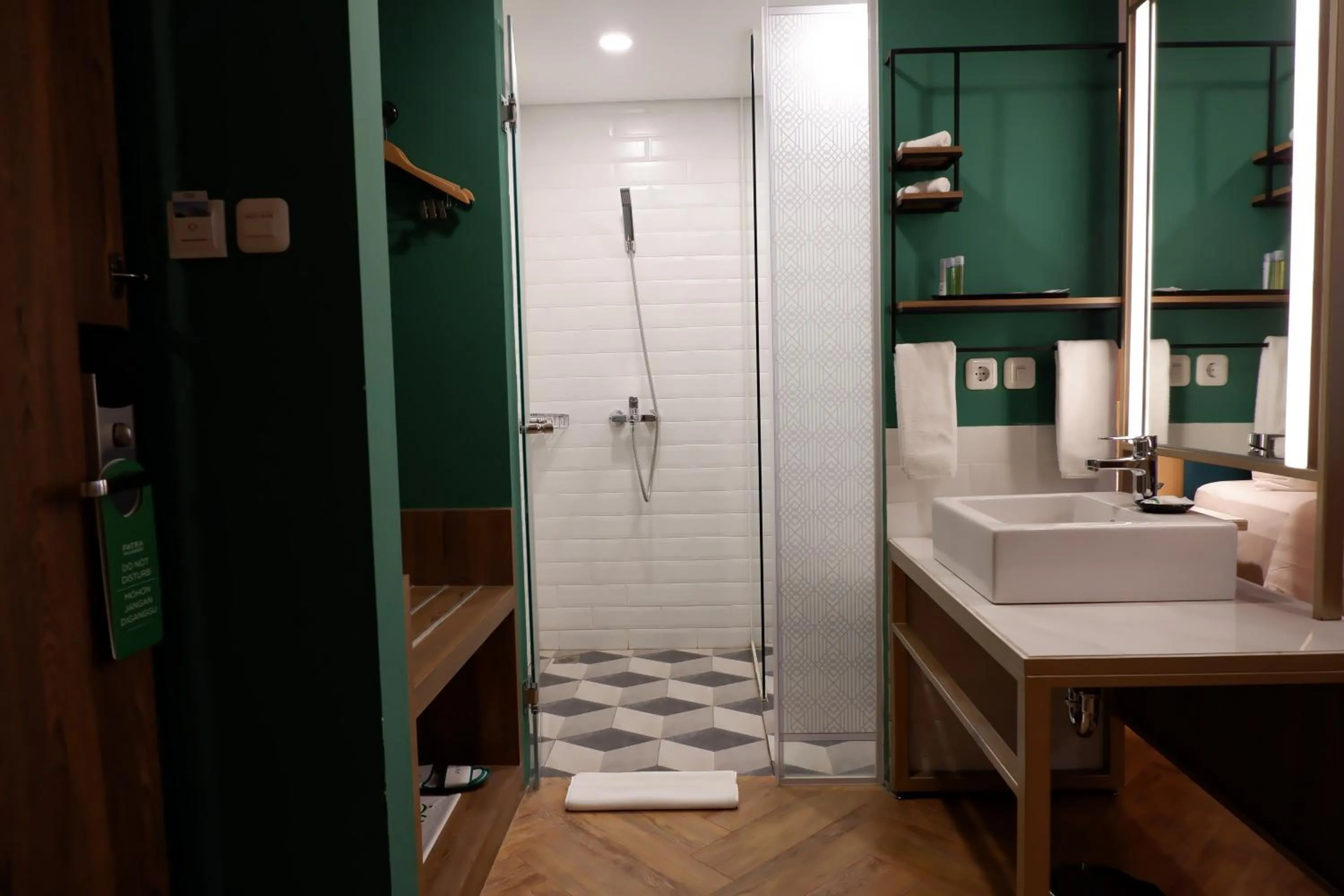 Shower in Patra Malioboro Hotel