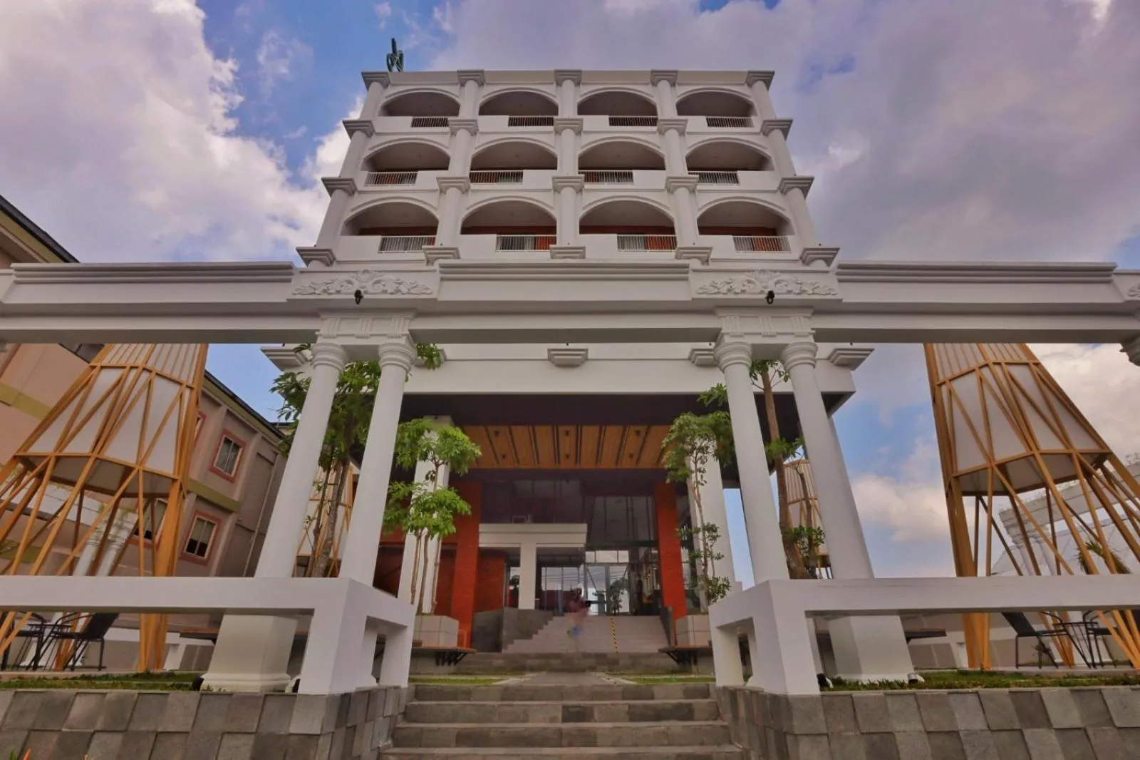 Facade/entrance in Patra Malioboro Hotel