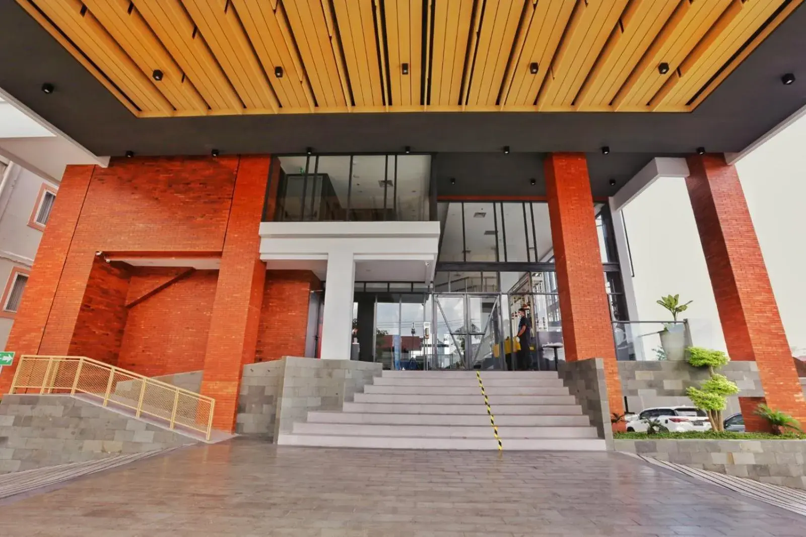Facade/entrance in Patra Malioboro Hotel Facade/entrance in Patra Malioboro Hotel