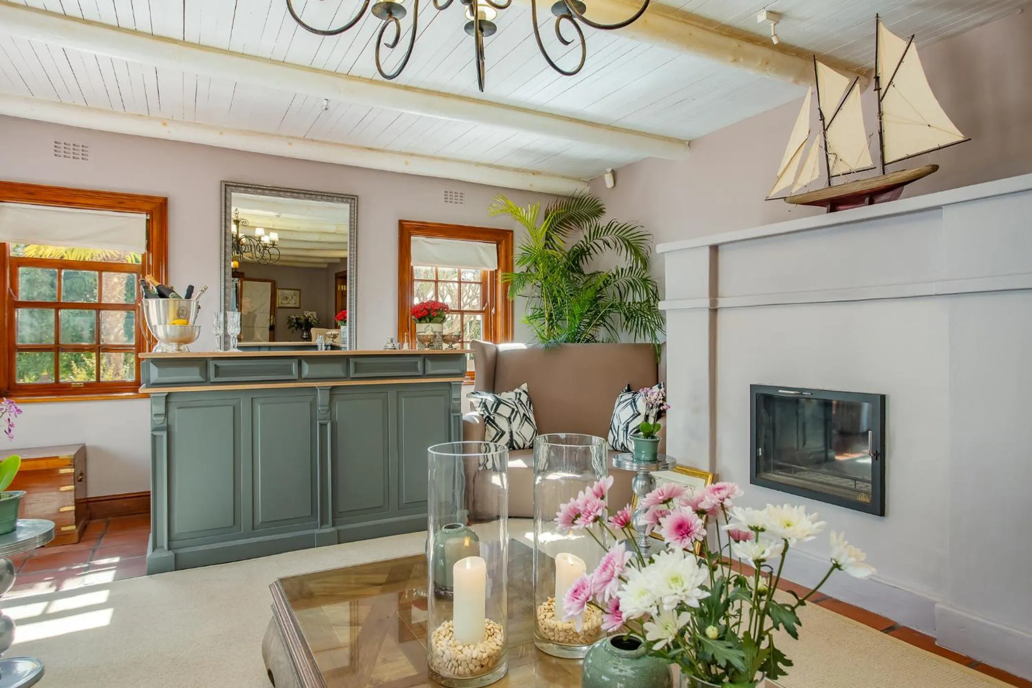 Lounge or bar in Franschhoek Manor