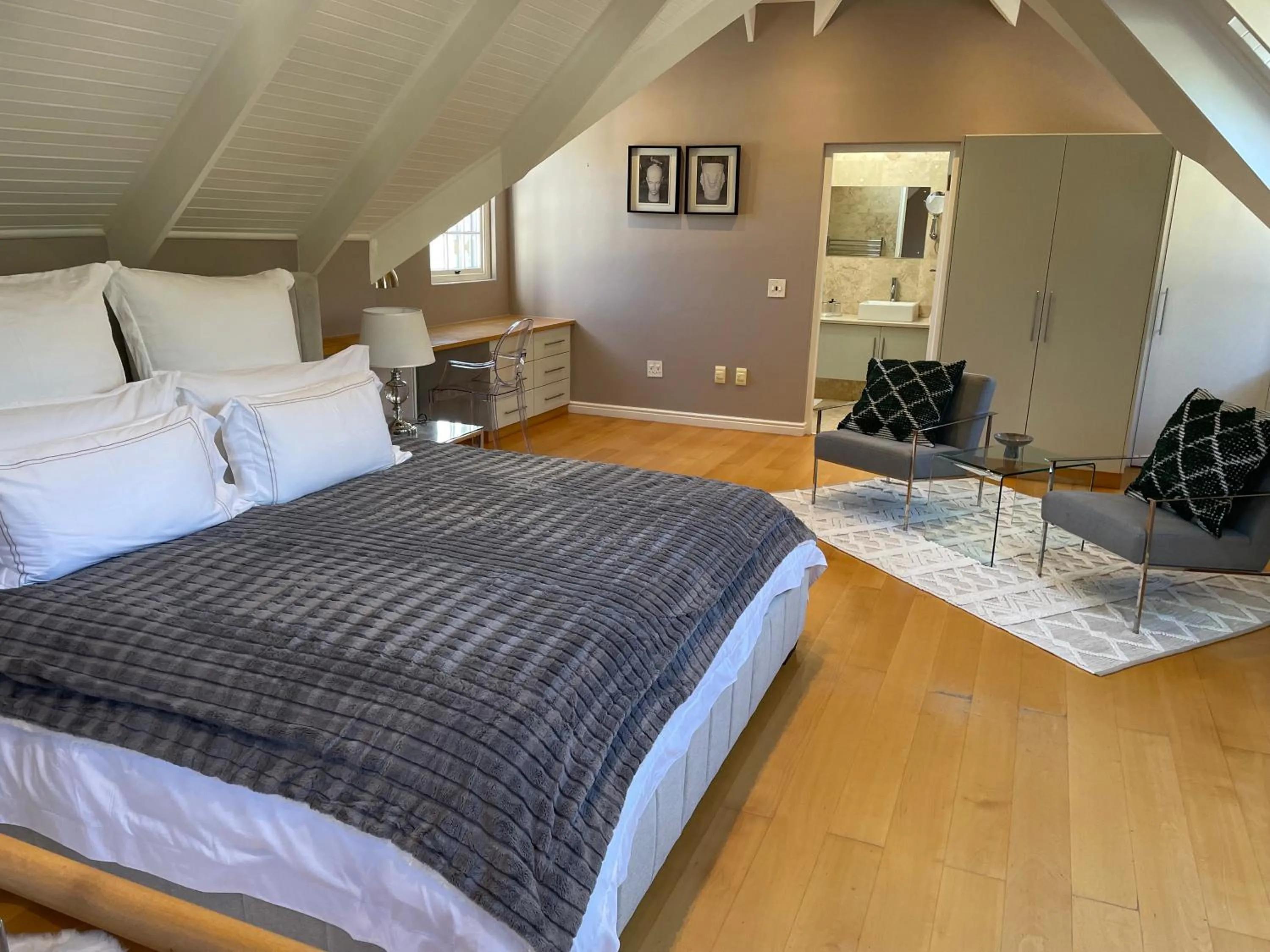 Bed in Franschhoek Manor