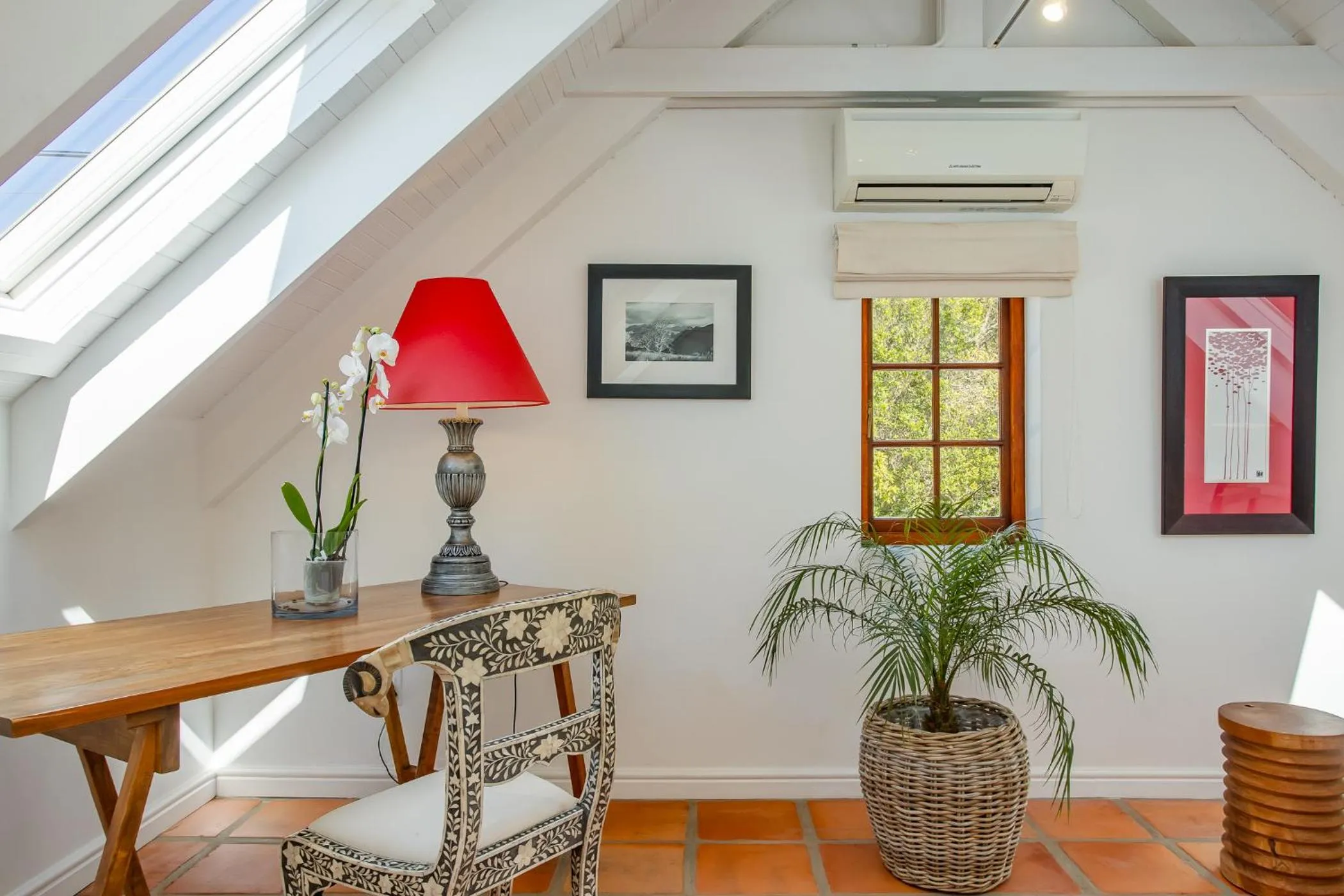 Photo of the whole room in Franschhoek Manor