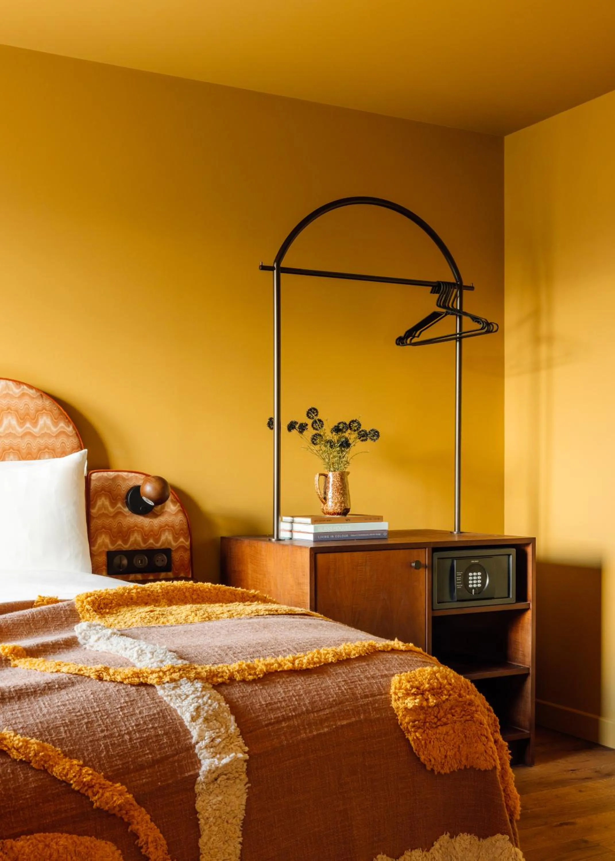 Bed in Le Jardin de Verre by Locke