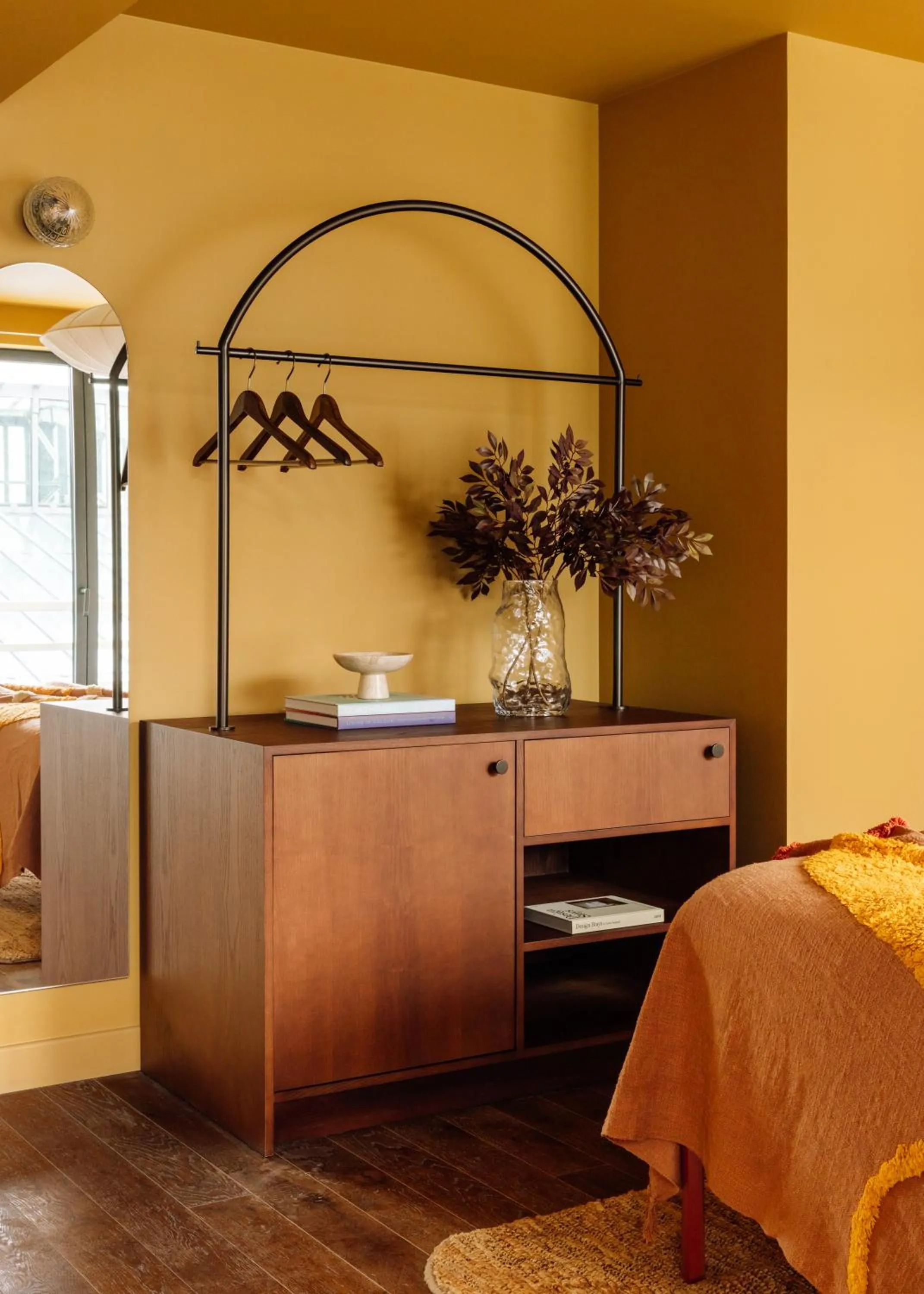 Bed in Le Jardin de Verre by Locke