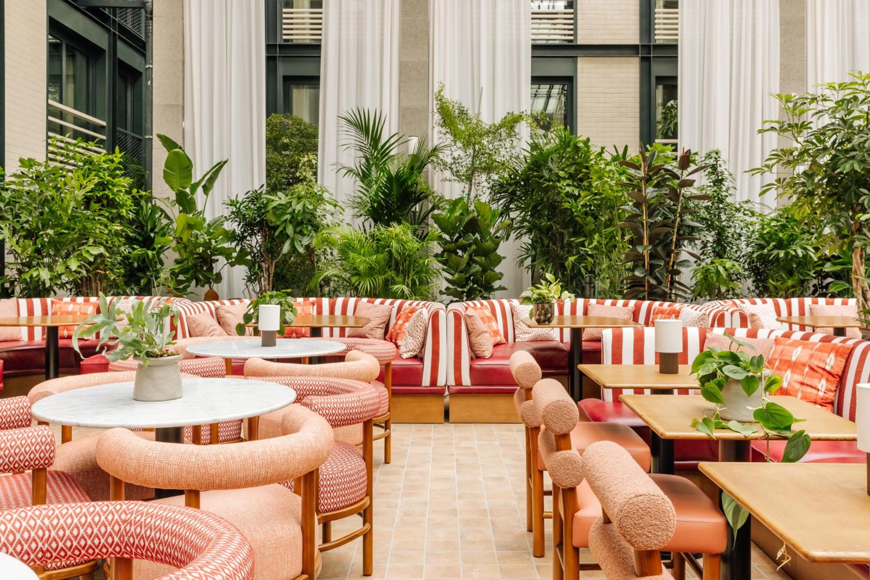 Restaurant/places to eat in Le Jardin de Verre by Locke