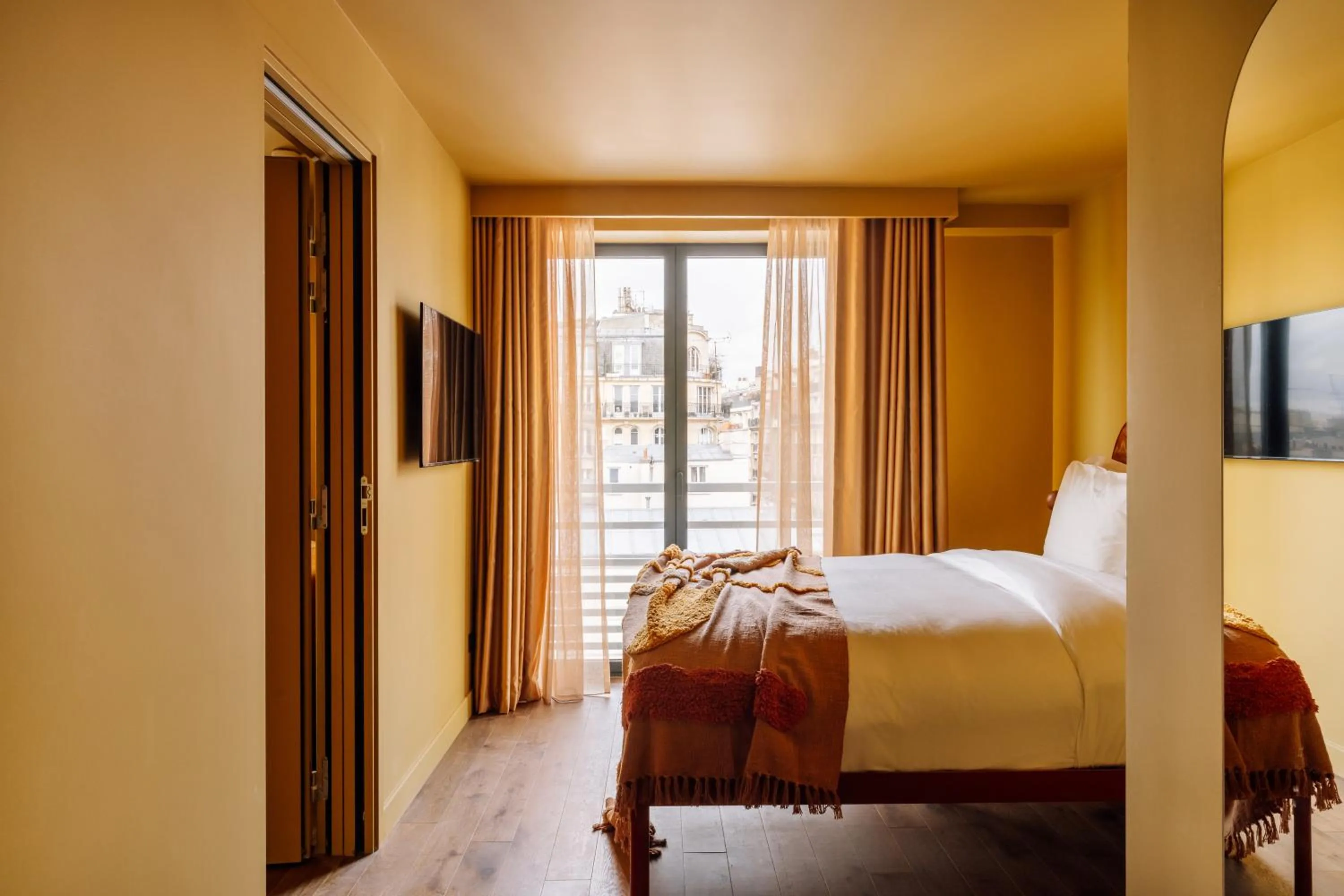 Bedroom, Bed in Le Jardin de Verre by Locke