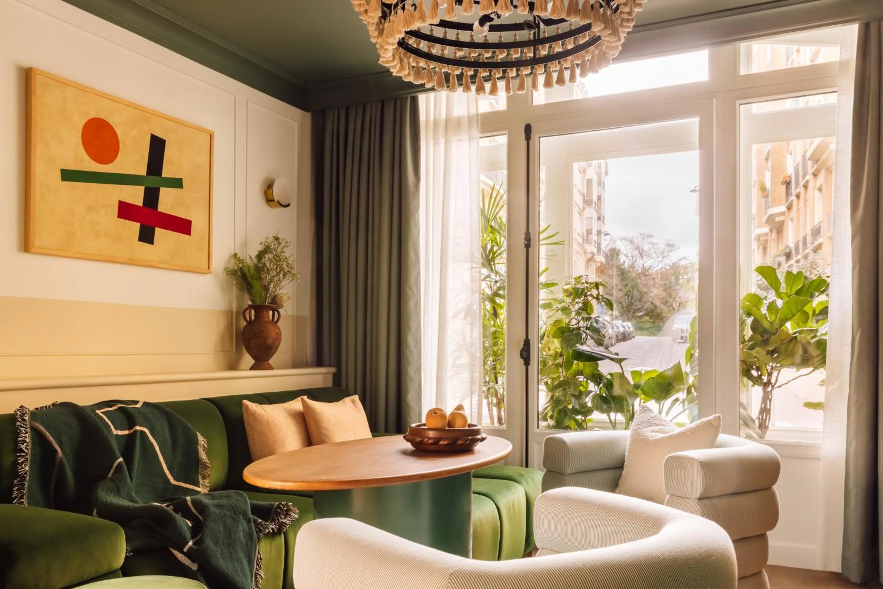 Living room in Le Jardin de Verre by Locke