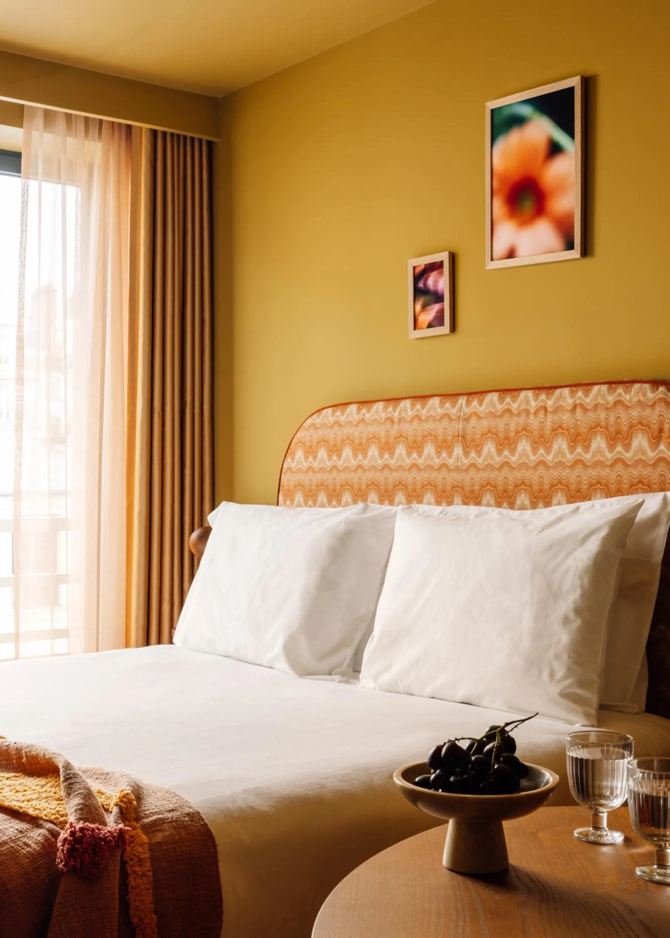 Bed in Le Jardin de Verre by Locke