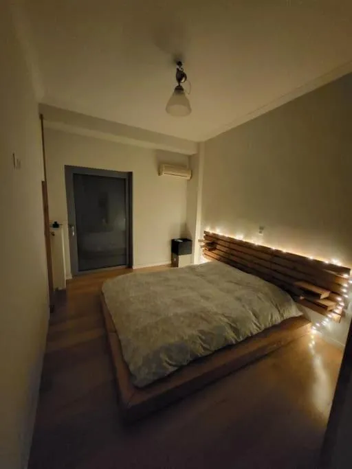 Bed in Painters apartment